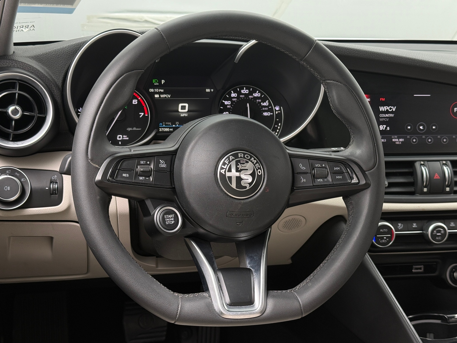 Thumbnail: 2020 Alfa Romeo Giulia - 4