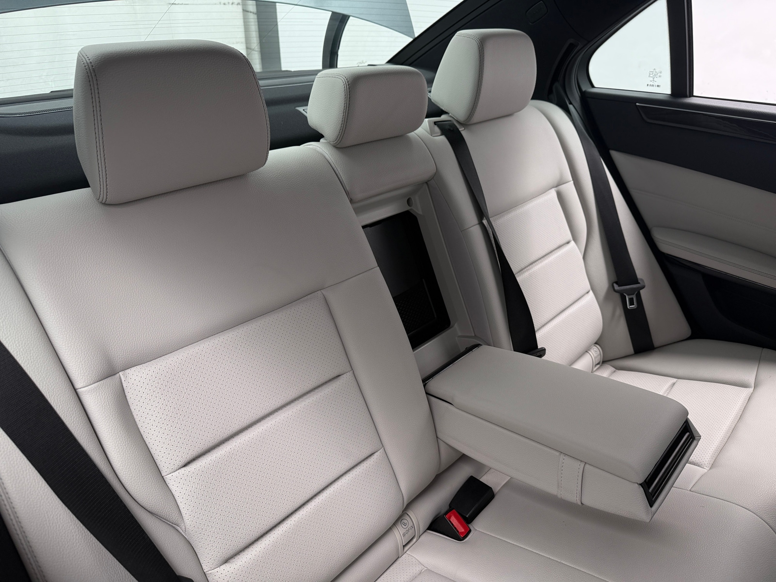 Thumbnail: 2016 Mercedes-Benz E-Class - 5