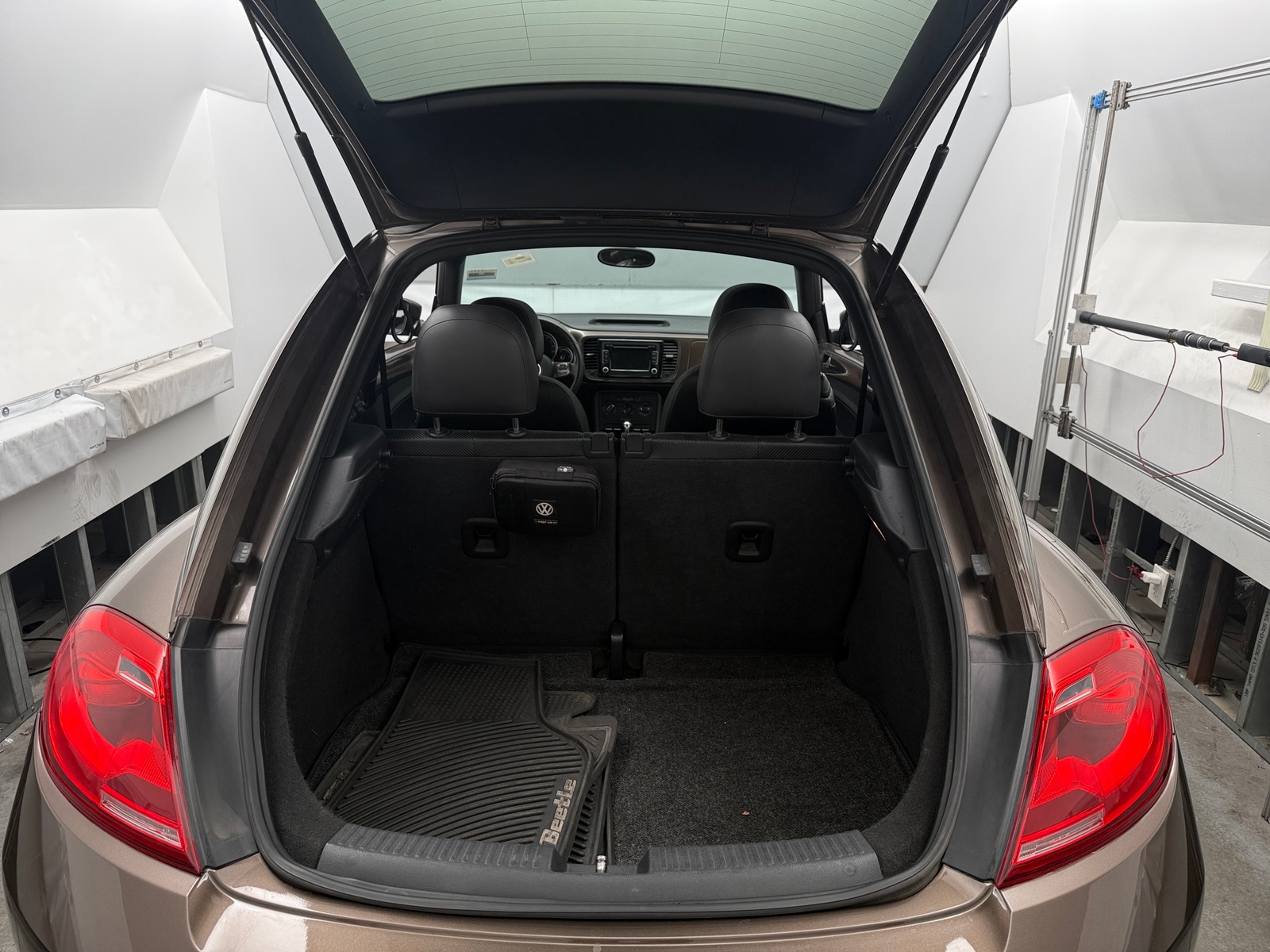 Thumbnail: 2013 Volkswagen Beetle - 6