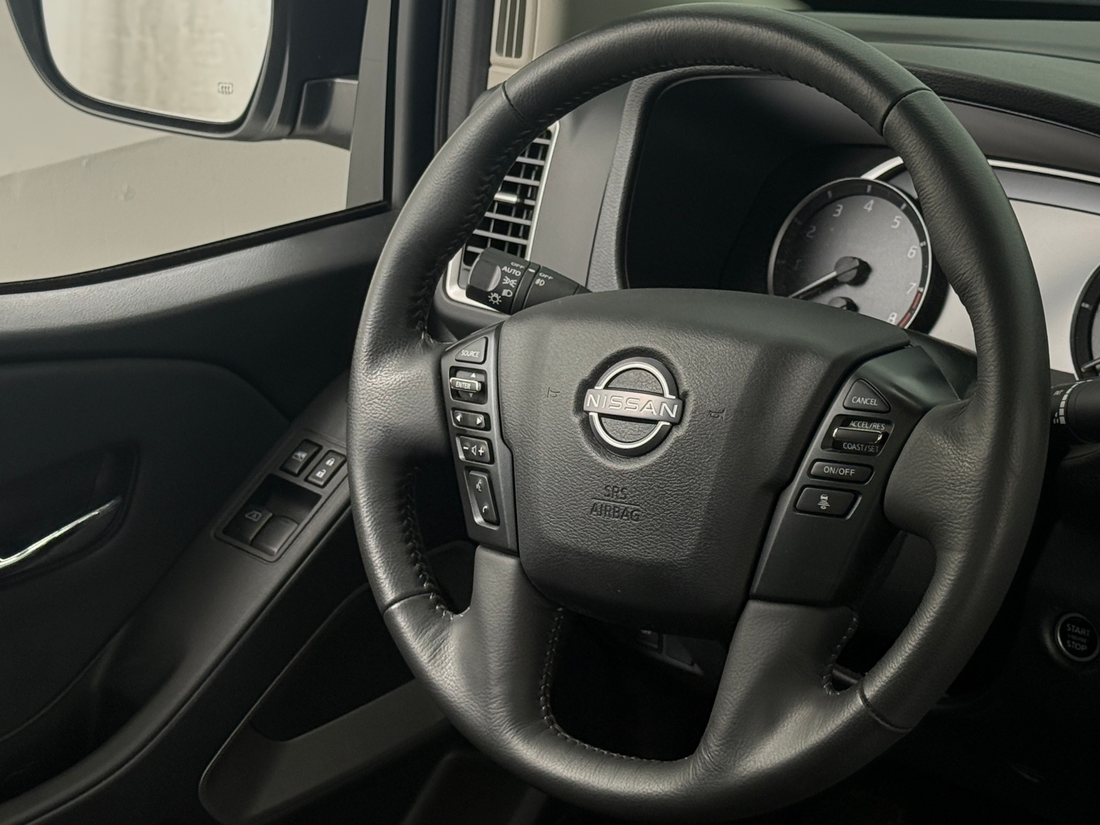 Thumbnail: 2024 Nissan Frontier - 5