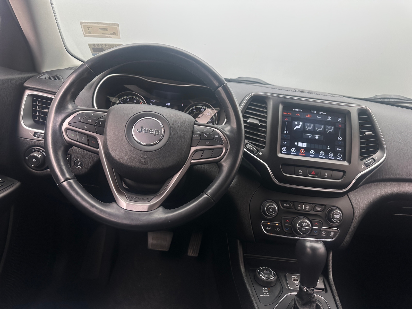 Thumbnail: 2021 Jeep Cherokee - 4