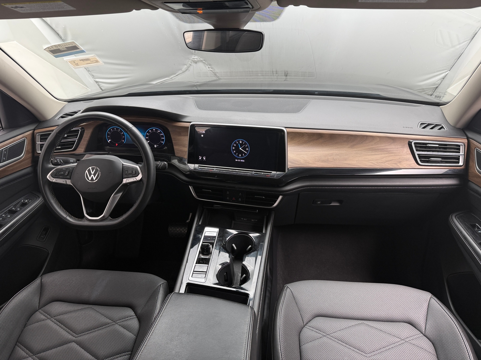 Thumbnail: 2024 Volkswagen Atlas - 3