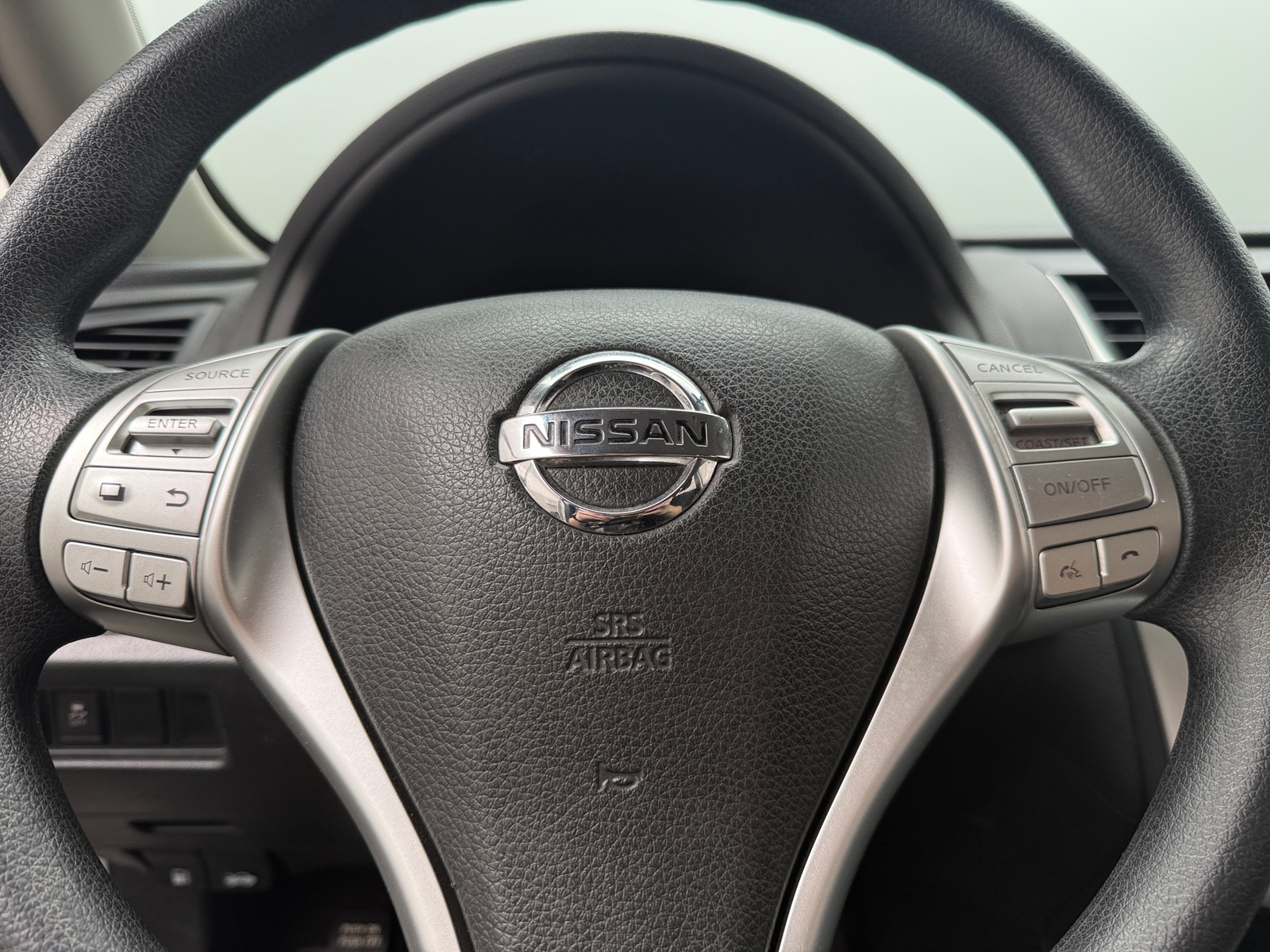 Thumbnail: 2017 Nissan Altima - 5