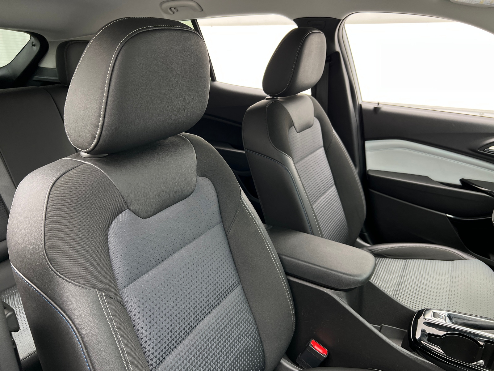Thumbnail: 2025 Chevrolet Trax - 2