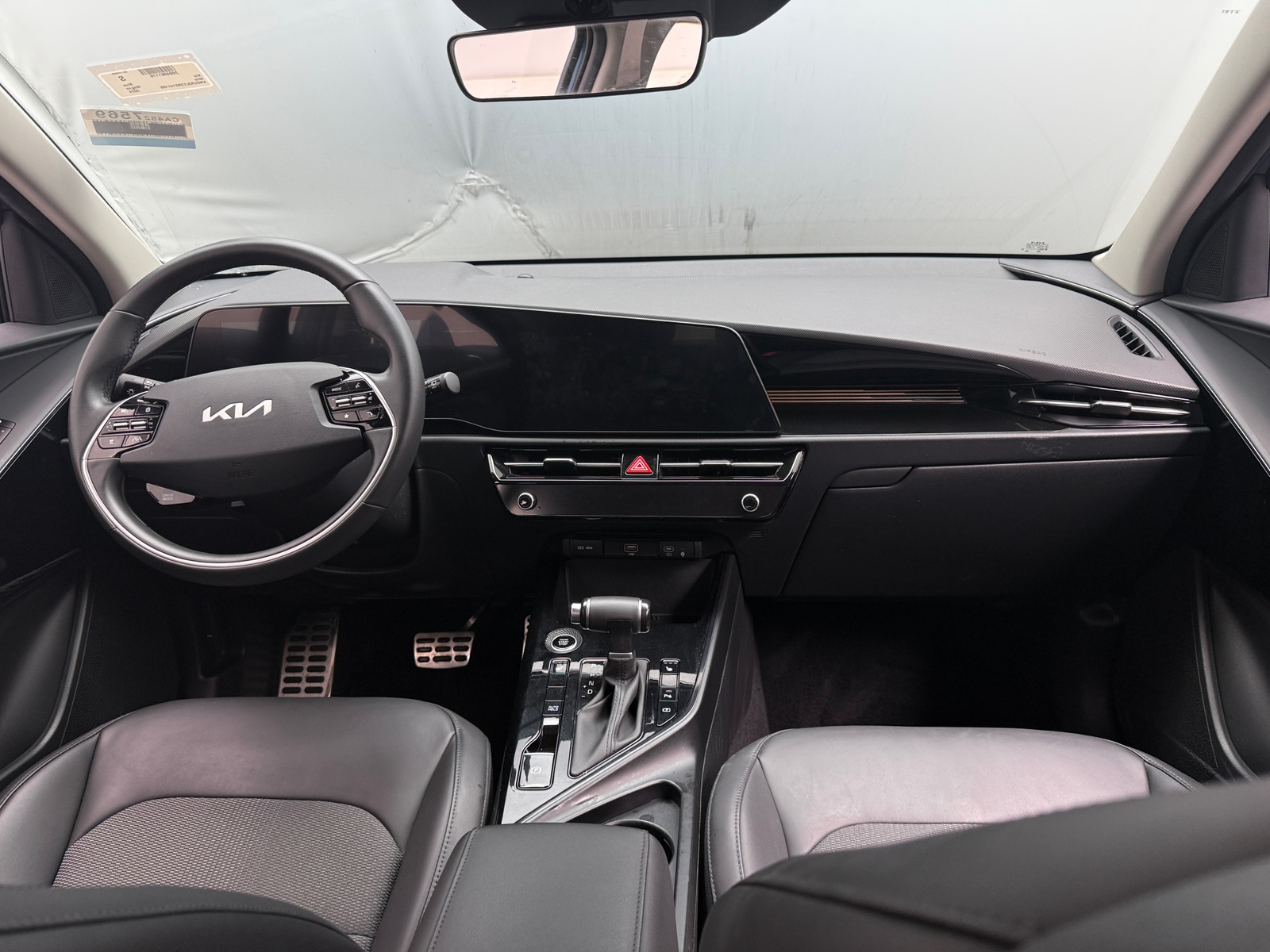 Thumbnail: 2024 Kia Niro - 3