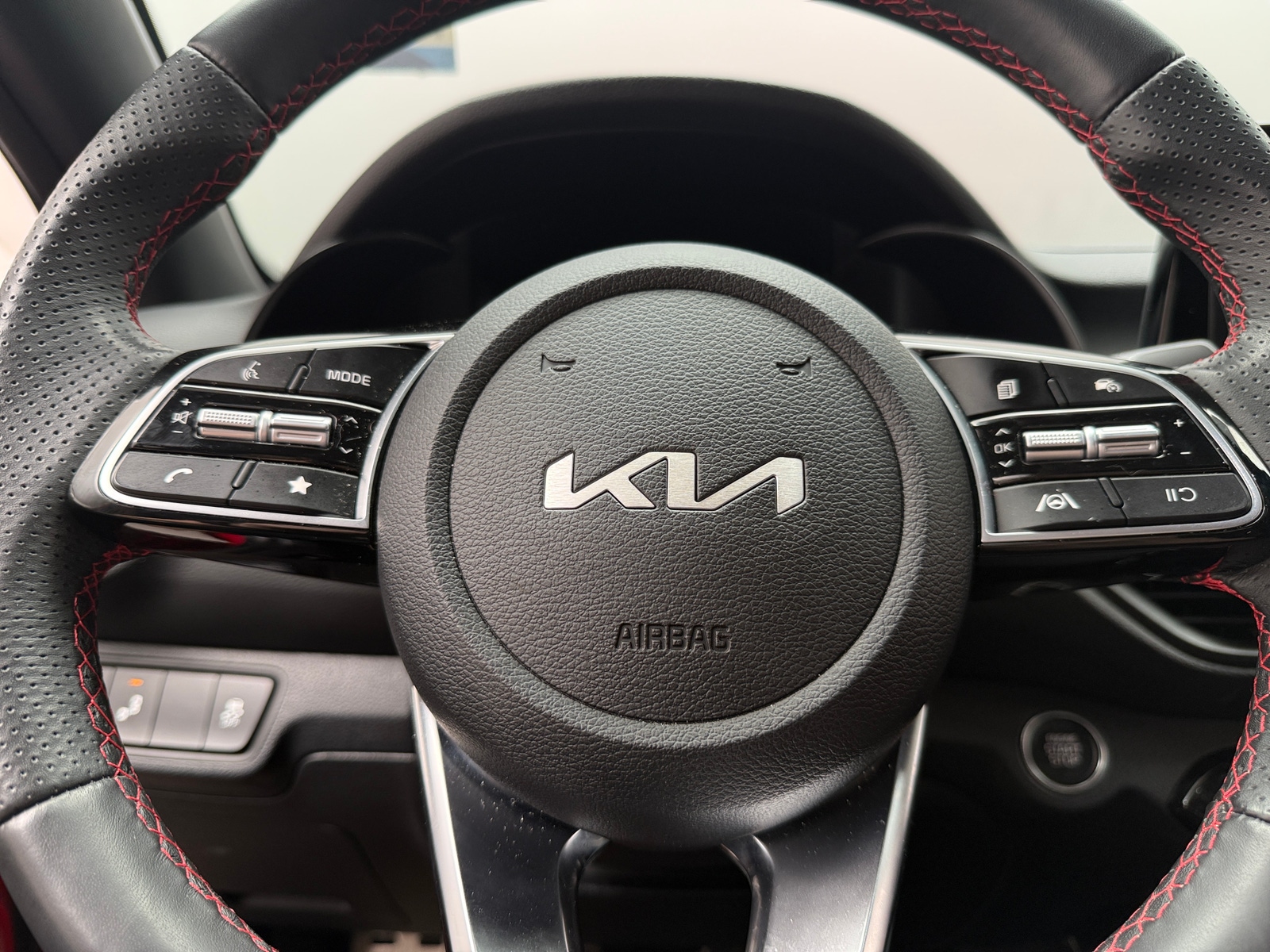 Thumbnail: 2024 Kia Forte - 4
