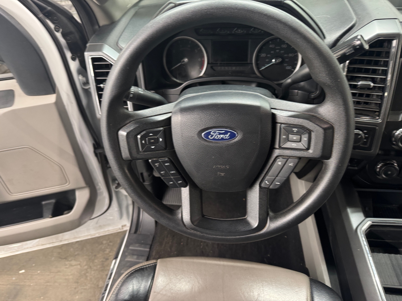 Thumbnail: 2020 Ford Econoline - 5