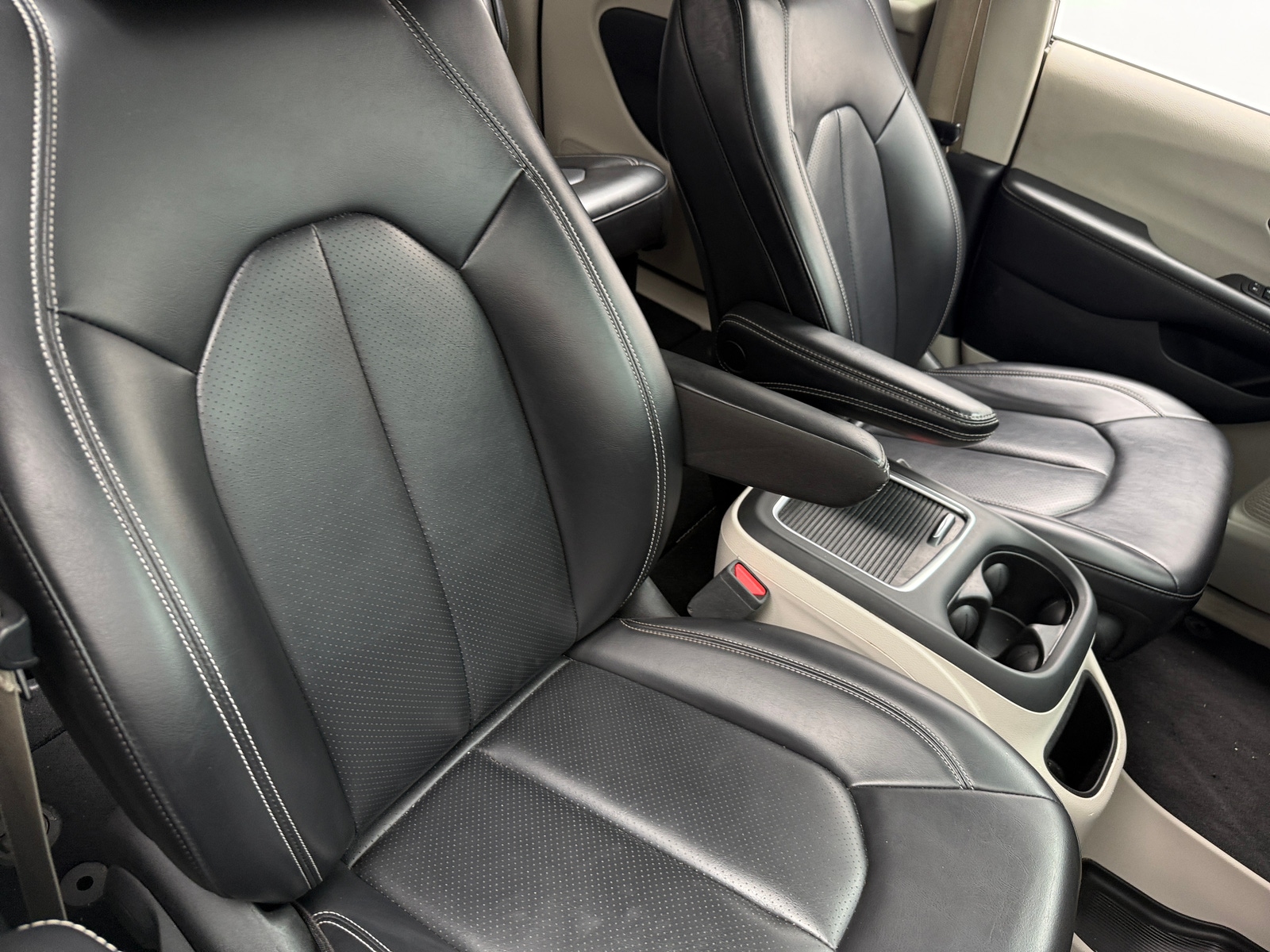 Thumbnail: 2023 Chrysler Pacifica - 2