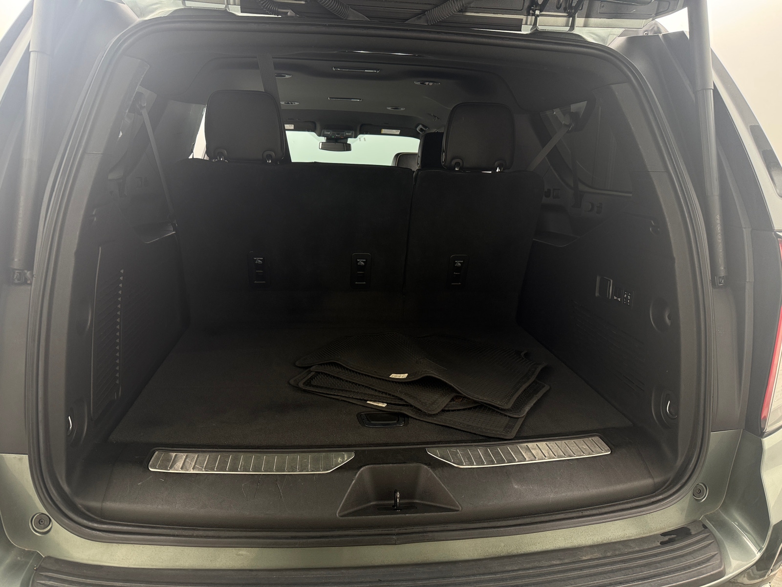 Thumbnail: 2023 Chevrolet Suburban - 6