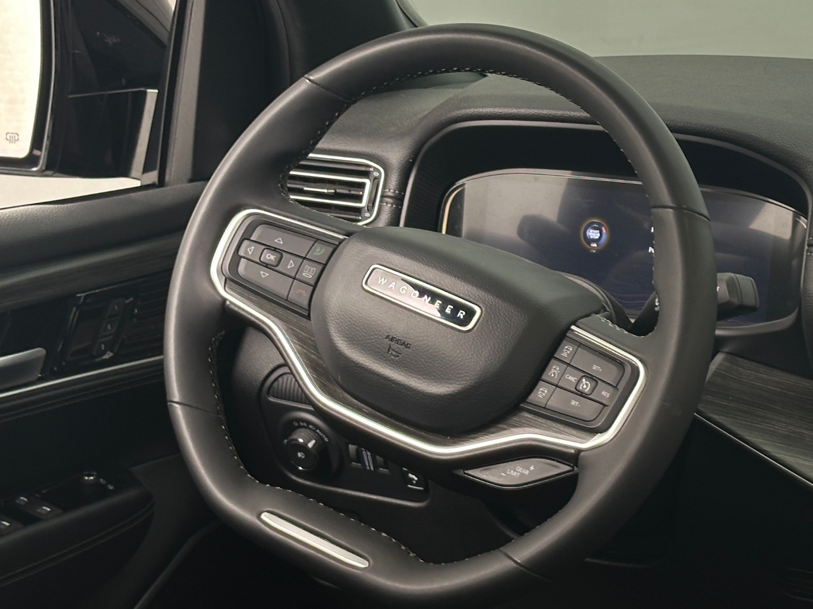 Thumbnail: 2024 Jeep Wagoneer - 4