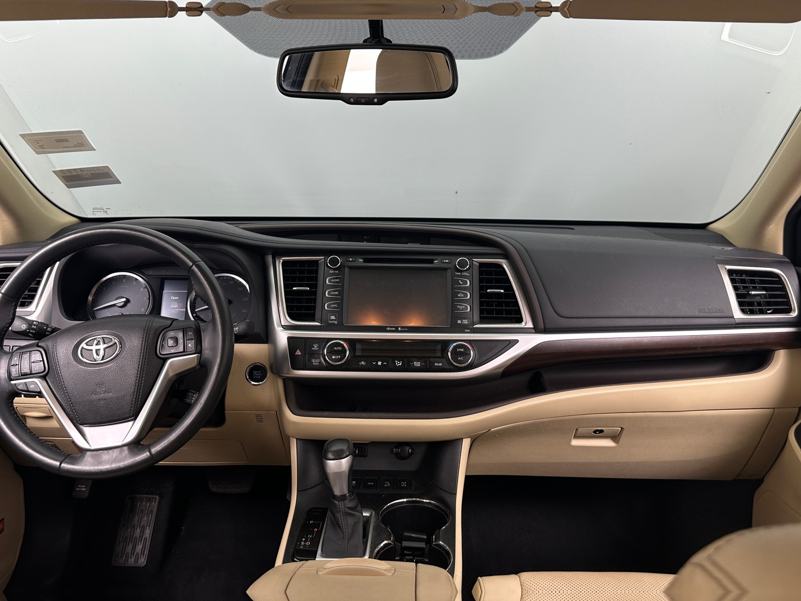 Thumbnail: 2015 Toyota Highlander - 2