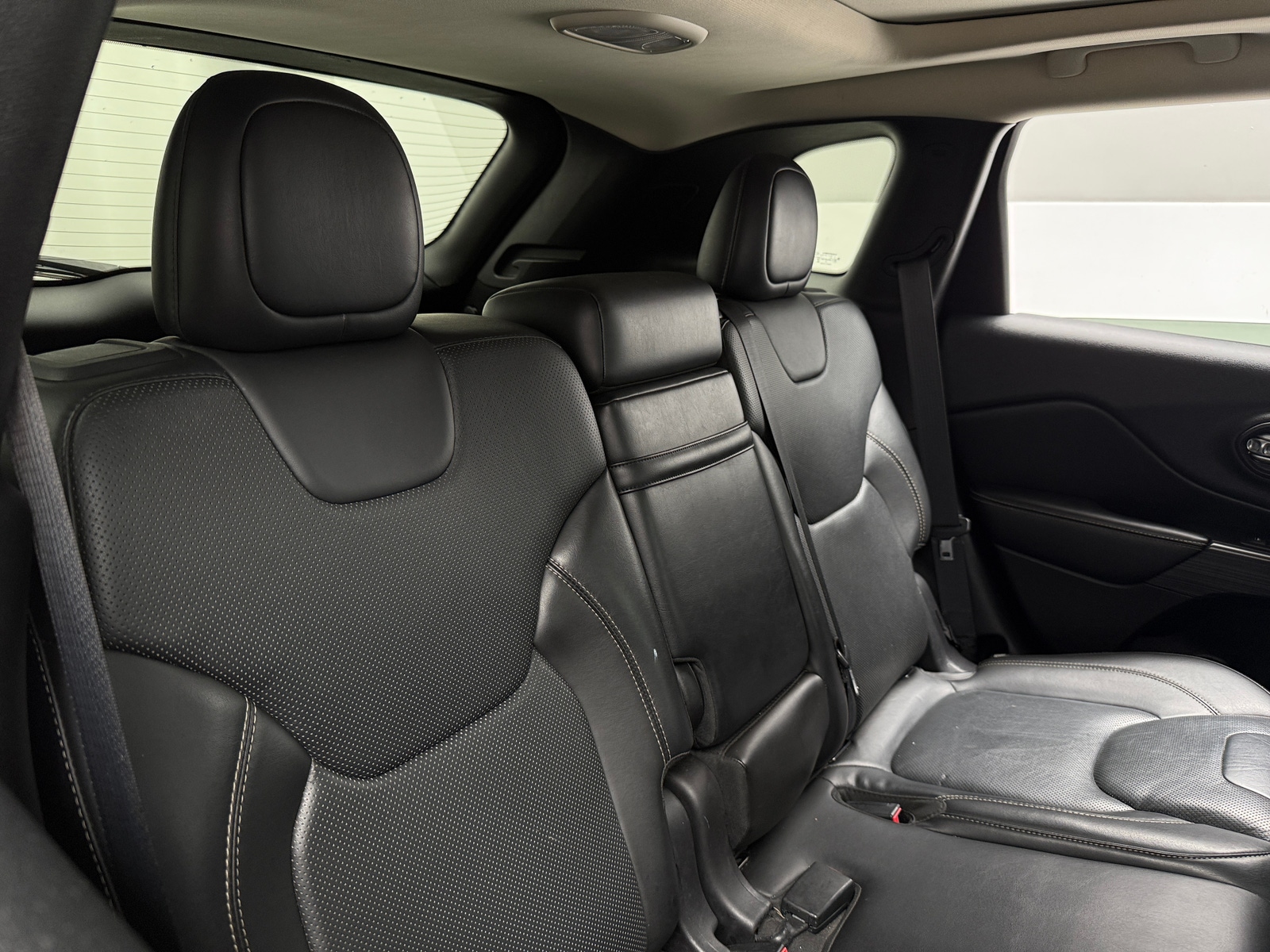 Thumbnail: 2015 Jeep Cherokee - 5