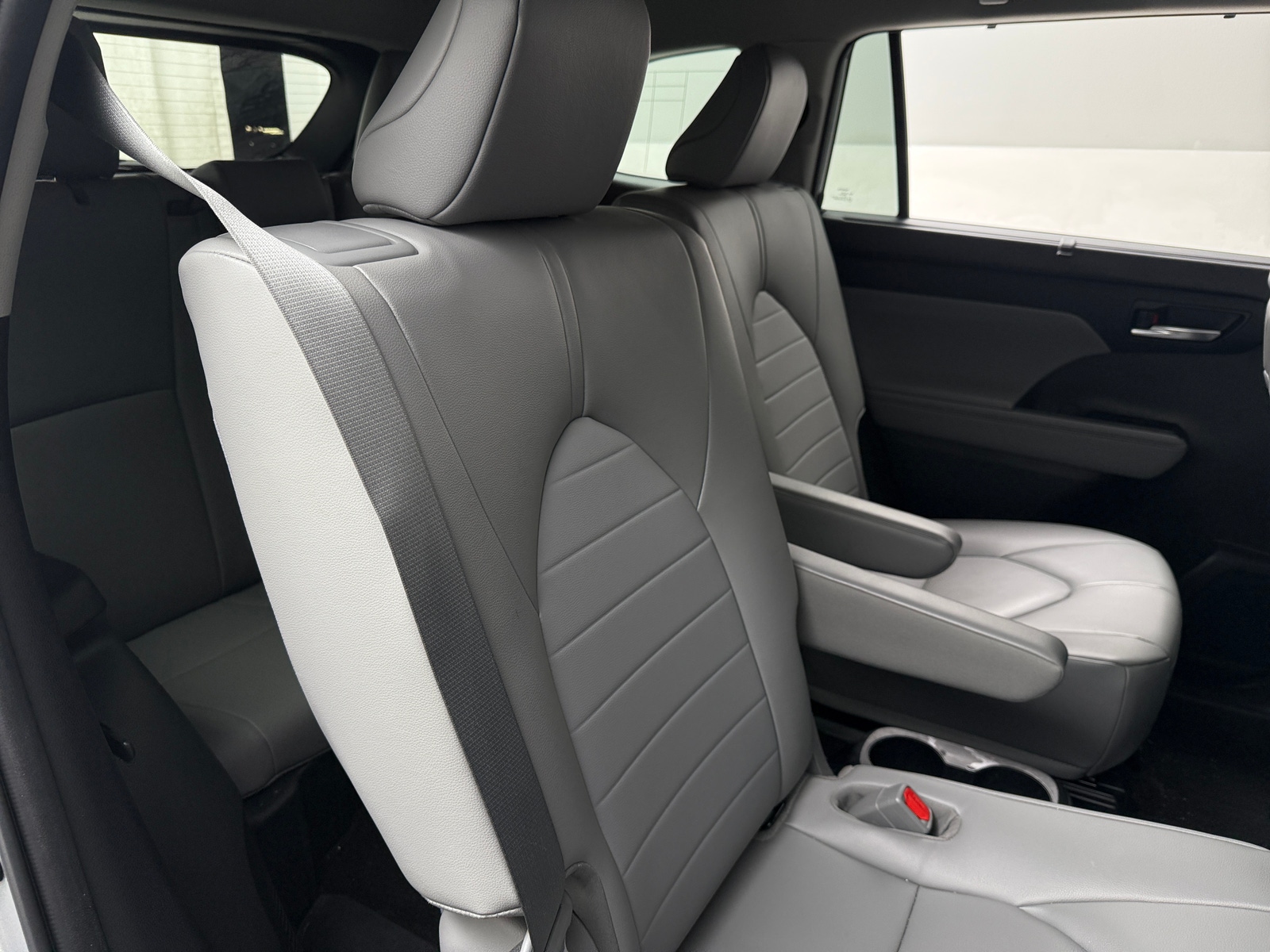 Thumbnail: 2023 Toyota Highlander - 5