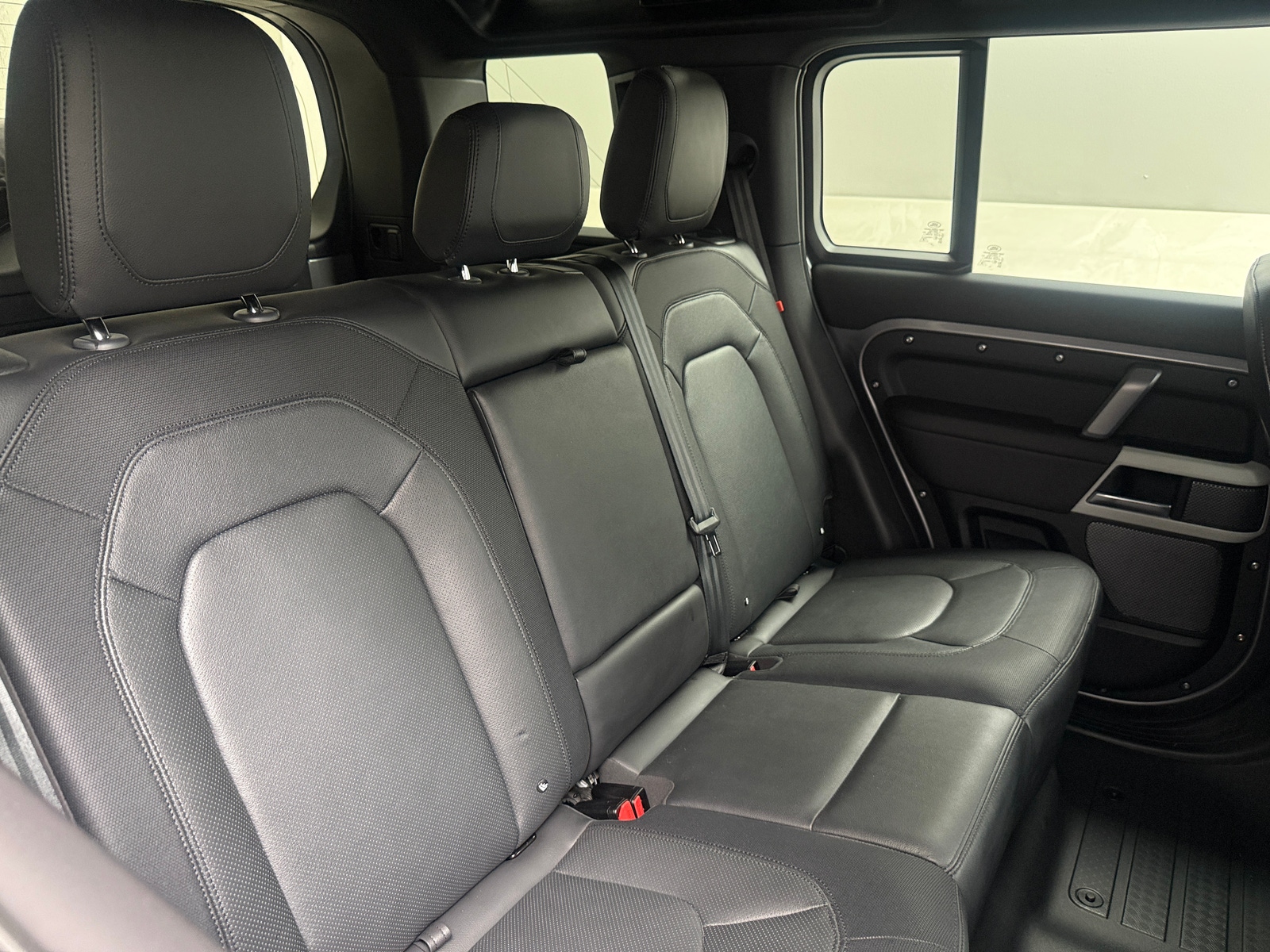 Thumbnail: 2024 Land Rover Defender - 5