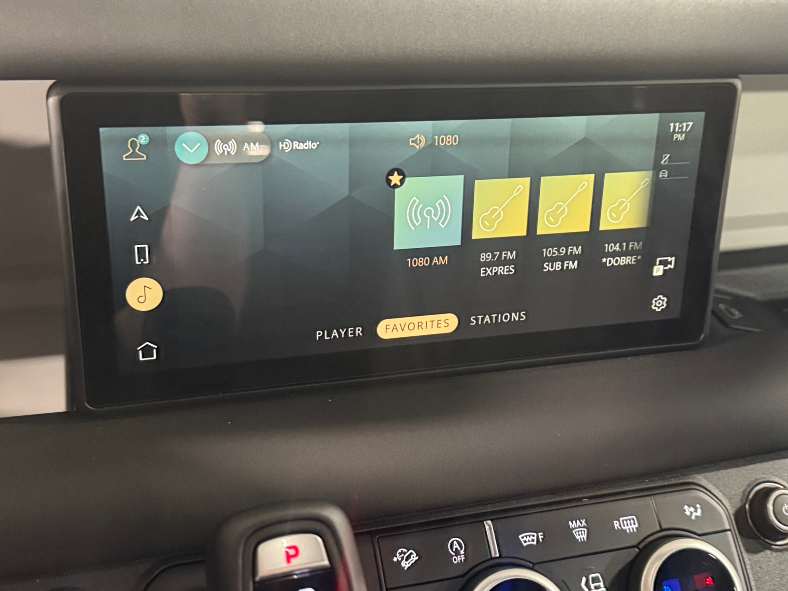 Thumbnail: 2024 Land Rover Defender - 3