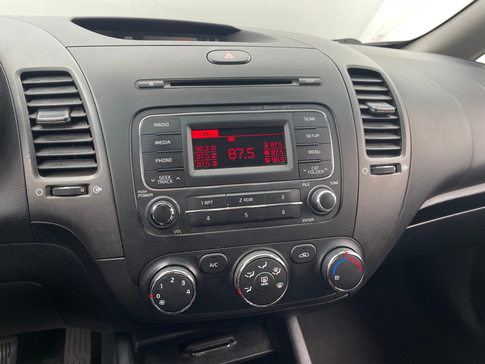 Thumbnail: 2016 Kia Forte - 4