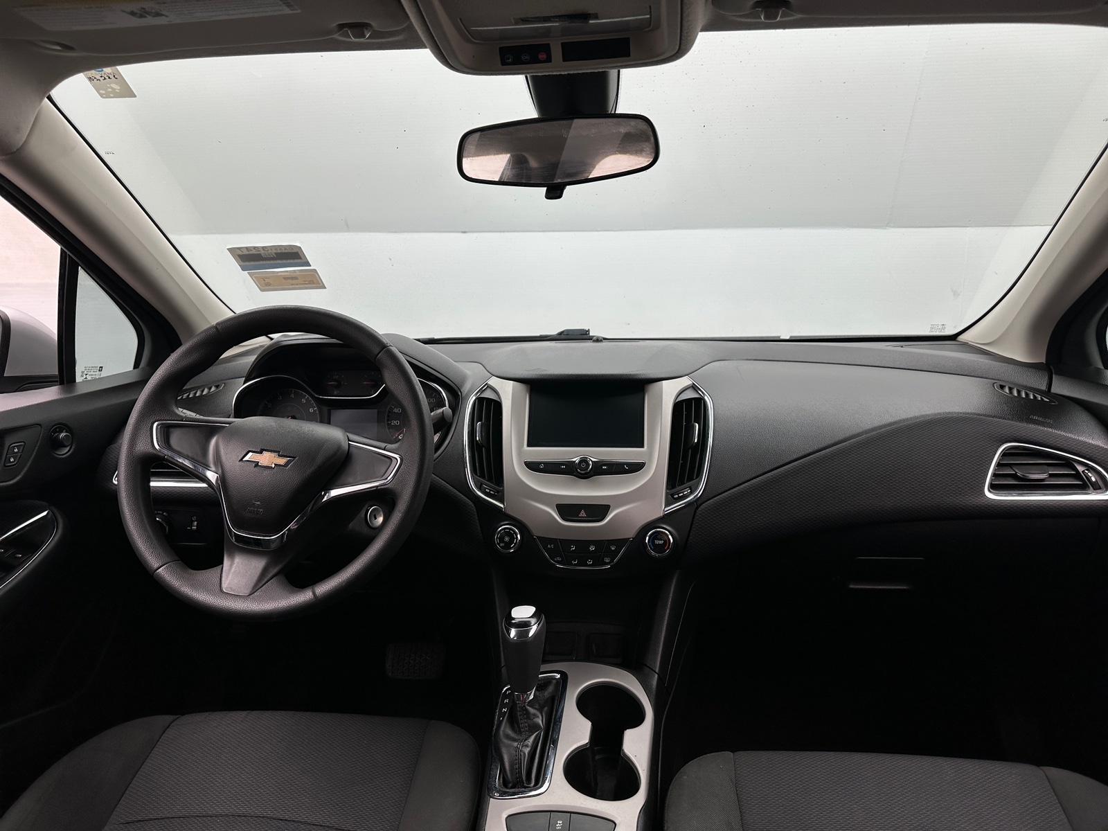 Thumbnail: 2018 Chevrolet Cruze - 3