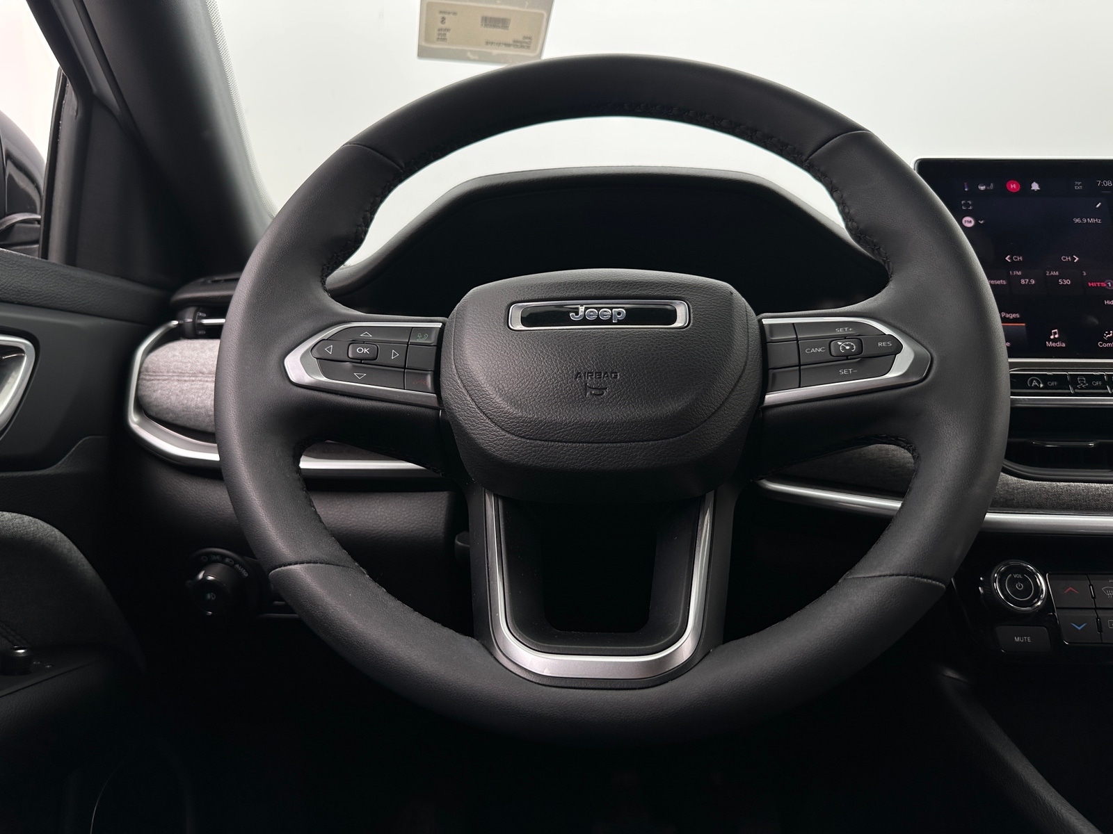 Thumbnail: 2023 Jeep Compass - 4