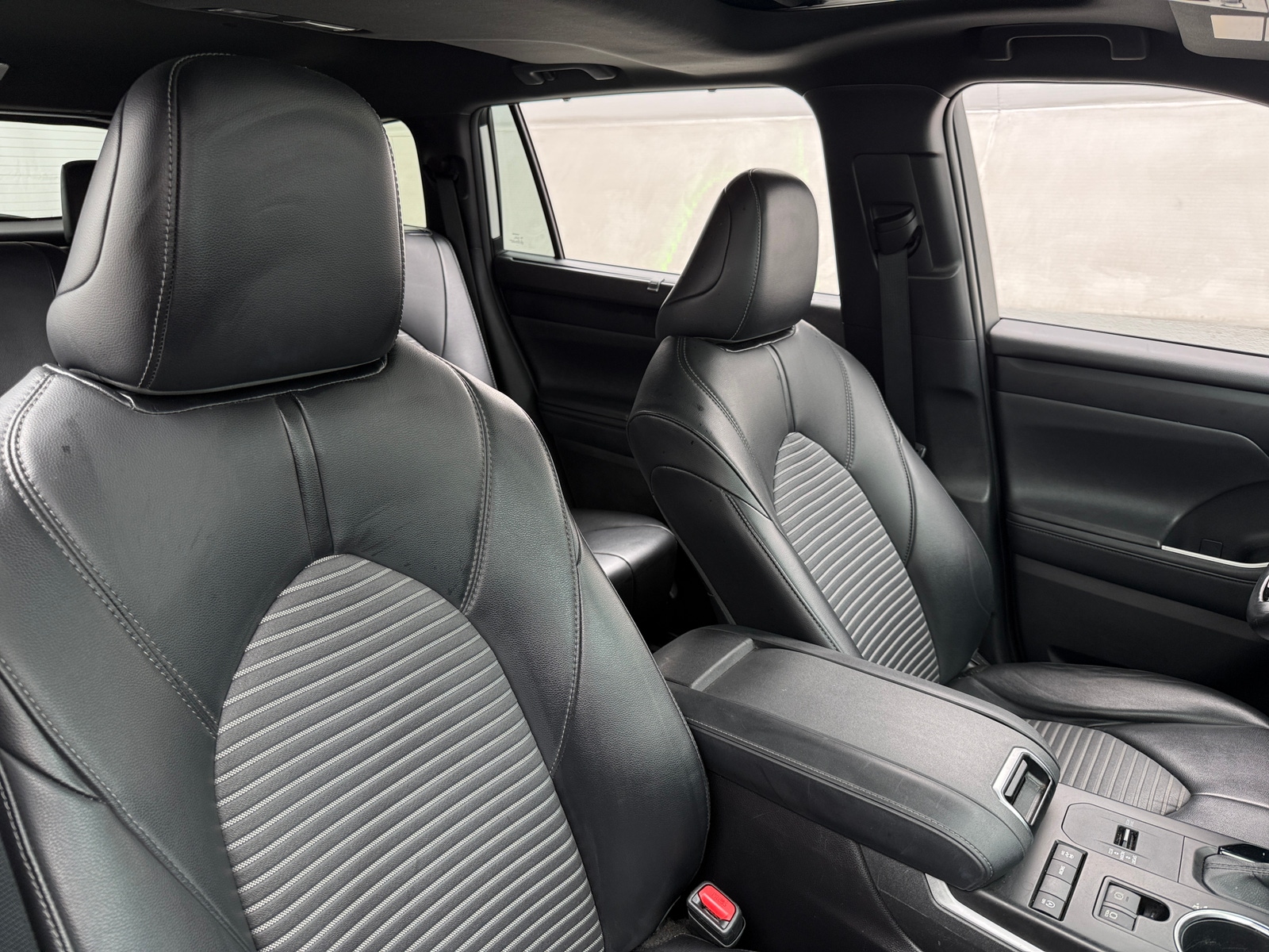 Thumbnail: 2021 Toyota Highlander - 2