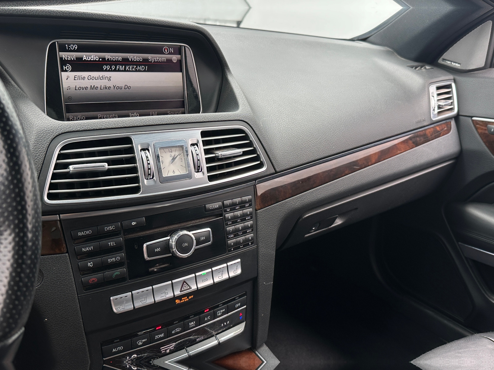 Thumbnail: 2014 Mercedes-Benz E-Class - 3
