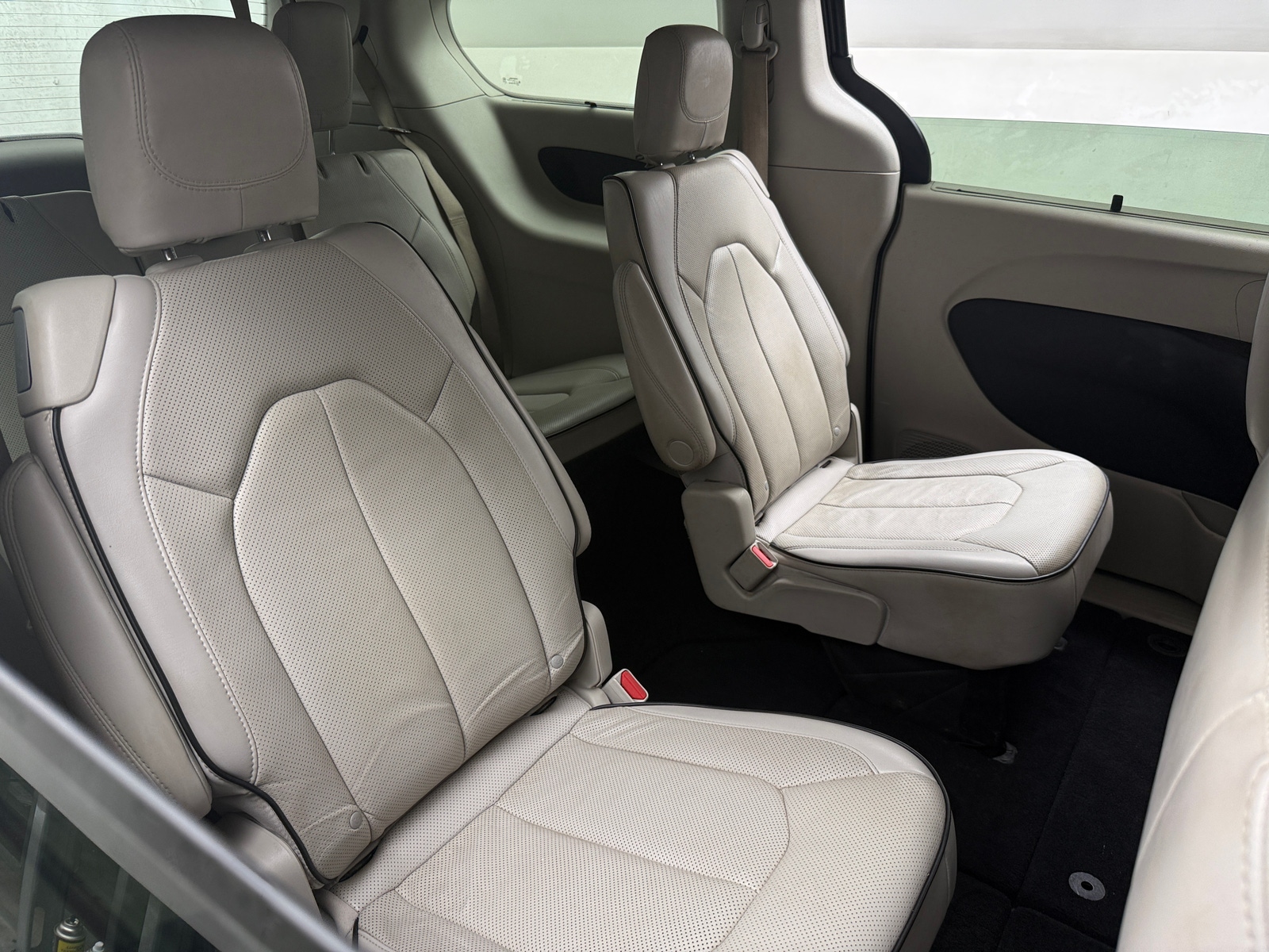 Thumbnail: 2021 Chrysler Pacifica - 5