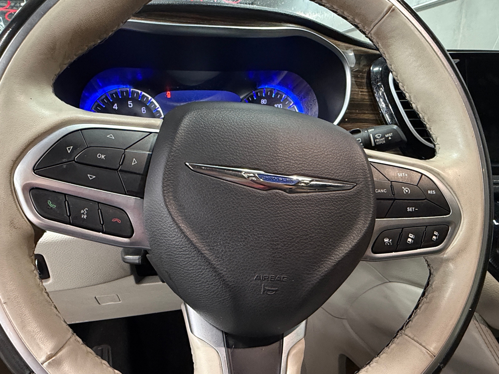 Thumbnail: 2021 Chrysler Pacifica - 4