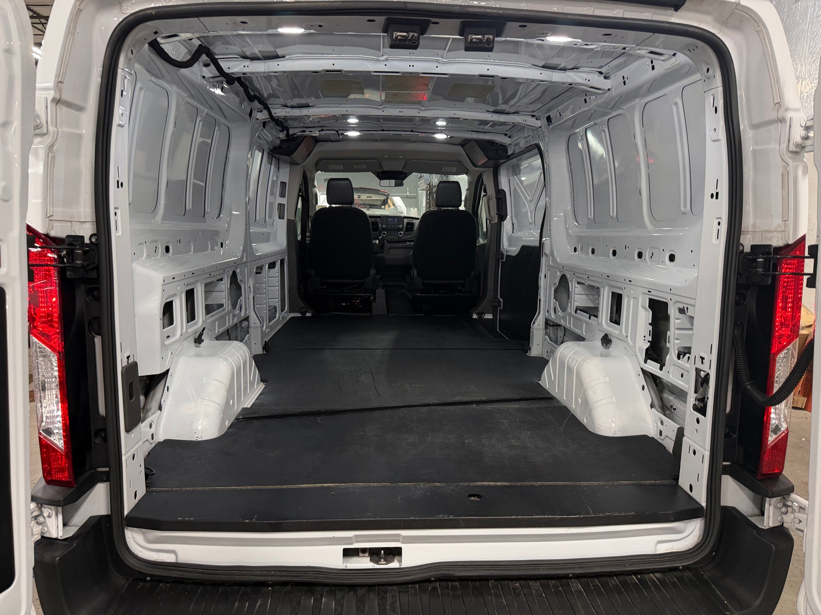 Thumbnail: 2020 Ford Transit Series - 6