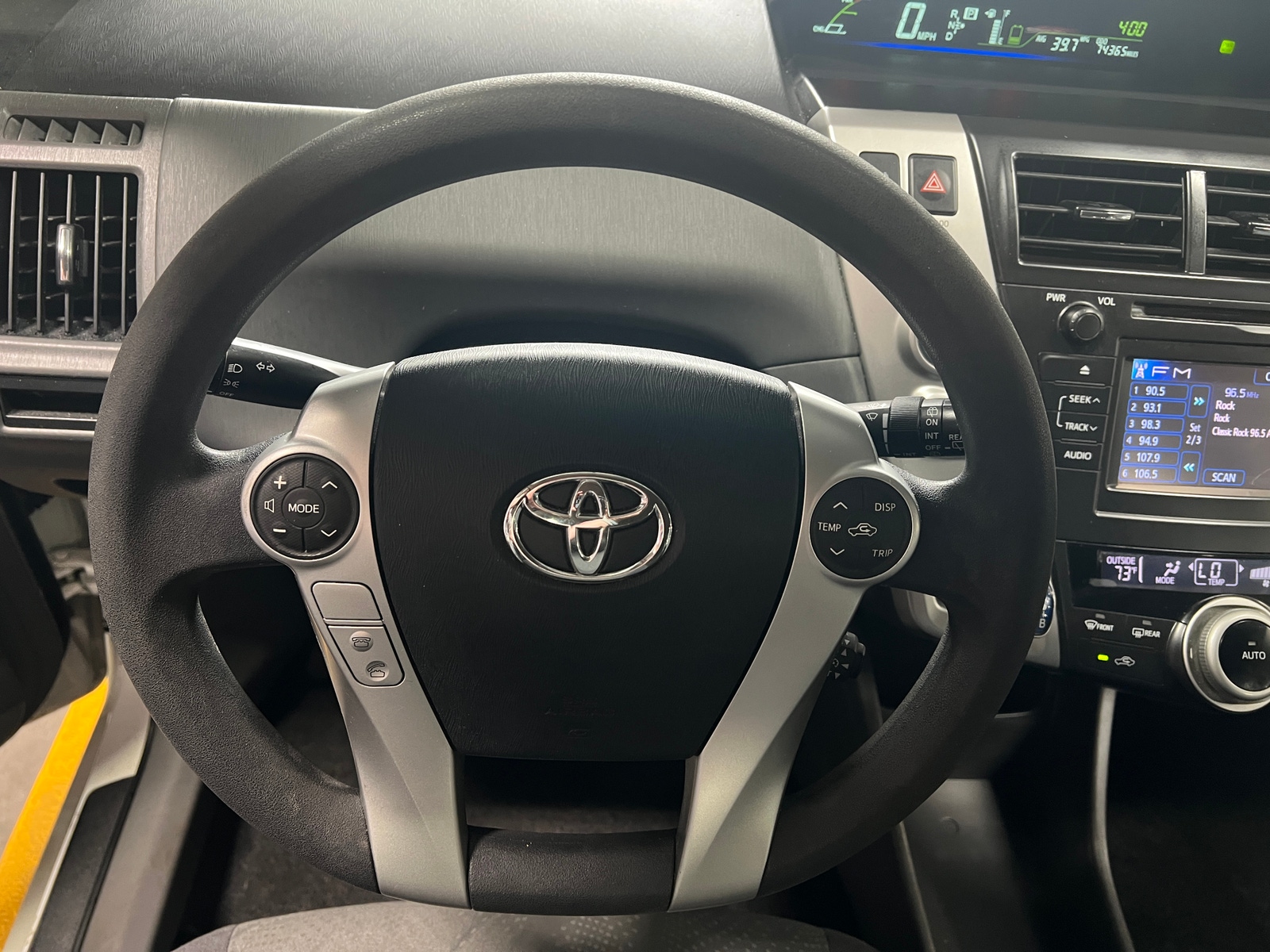 Thumbnail: 2013 Toyota Prius v - 5