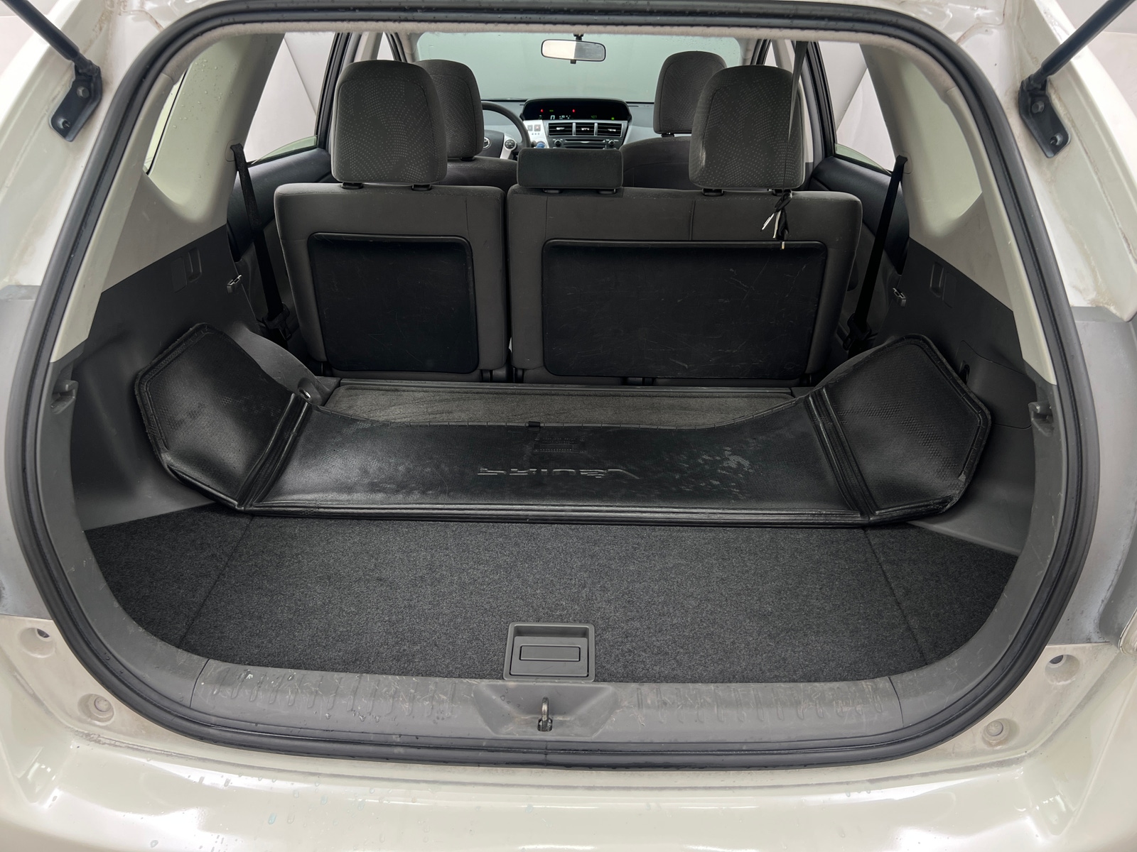 Thumbnail: 2013 Toyota Prius v - 7