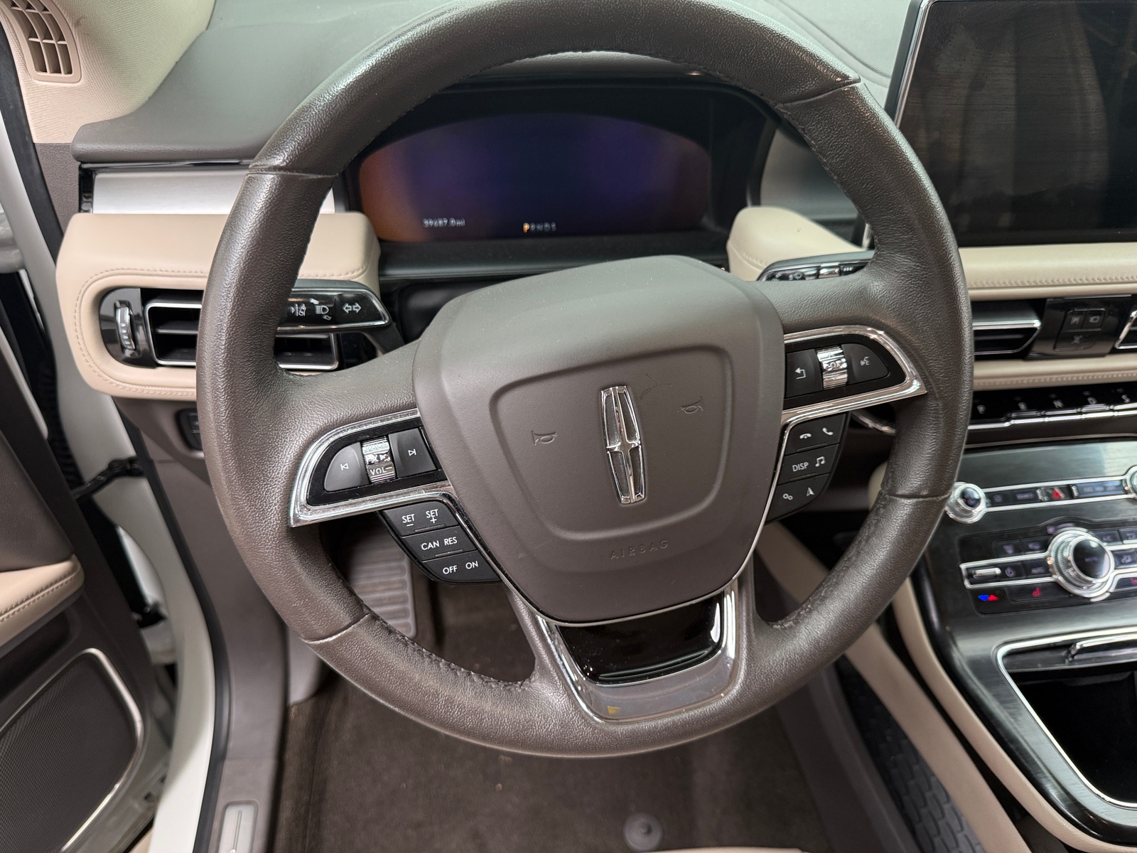 Thumbnail: 2022 Lincoln Nautilus - 4
