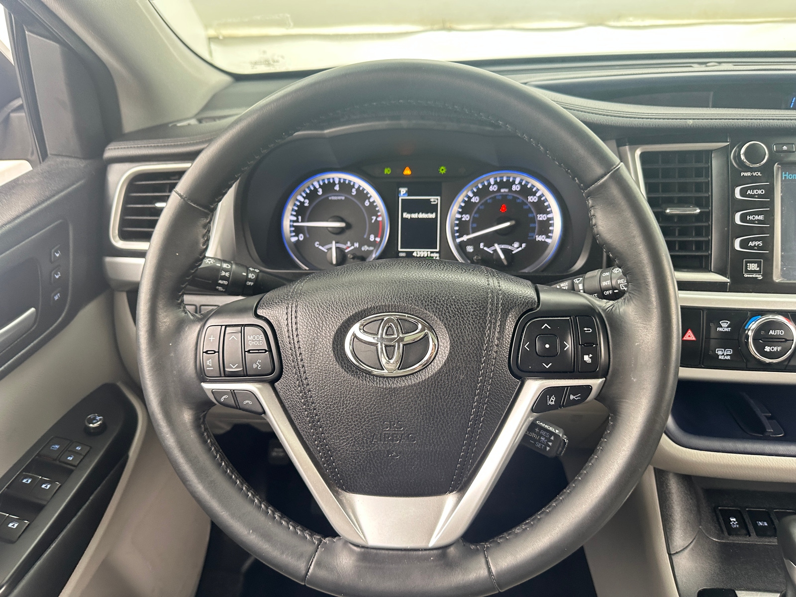 Thumbnail: 2017 Toyota Highlander - 4