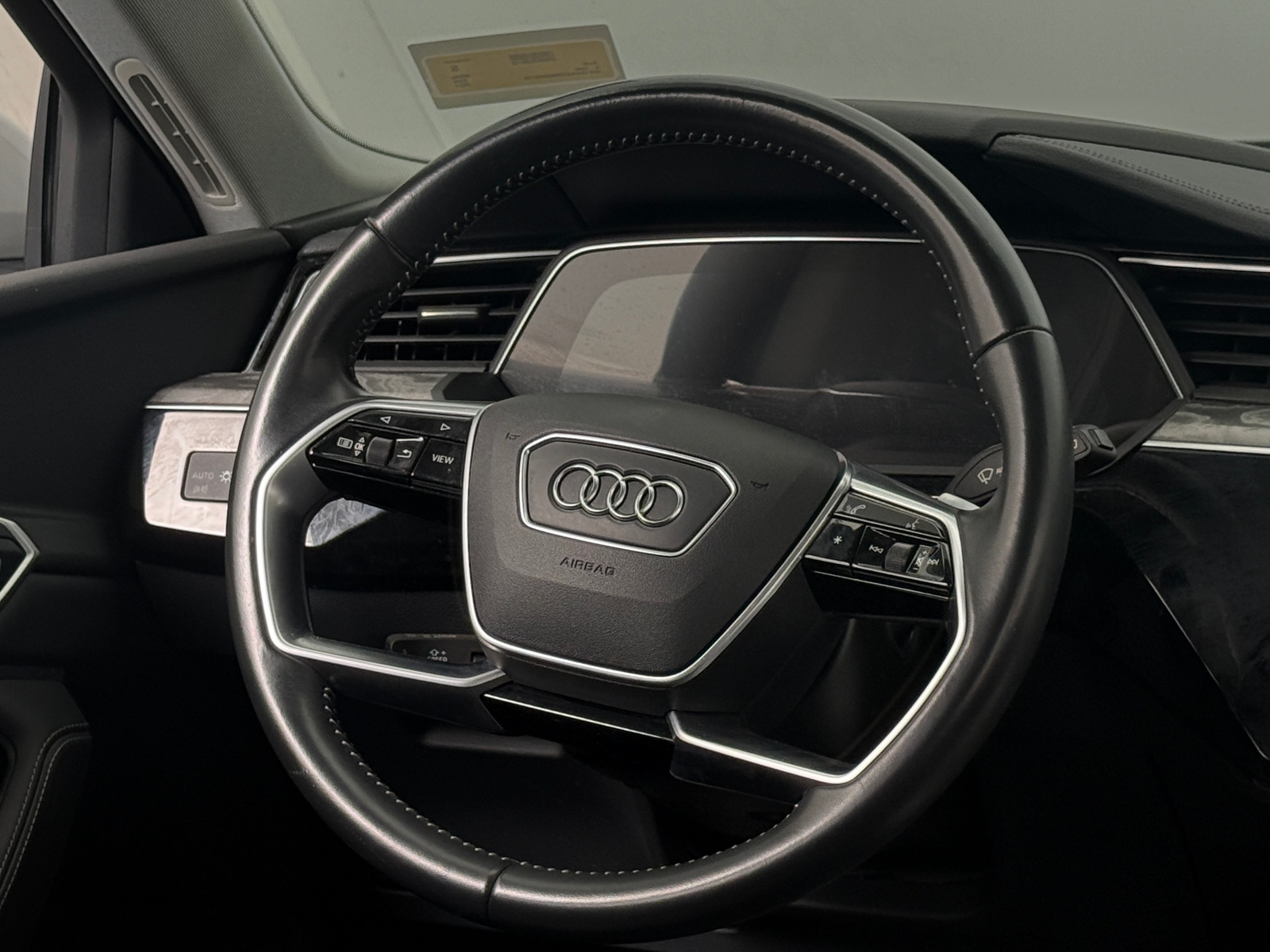 Thumbnail: 2021 Audi e-tron - 4