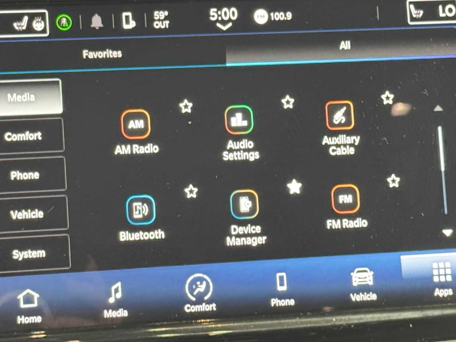 Thumbnail: 2023 Chrysler Pacifica - 3