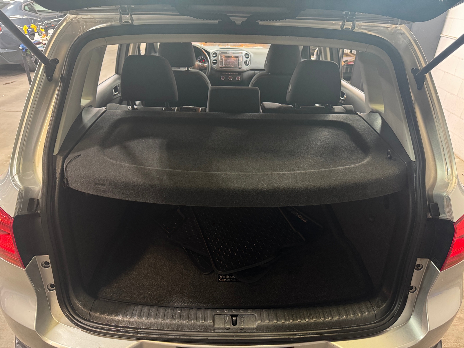 Thumbnail: 2018 Volkswagen Tiguan - 7