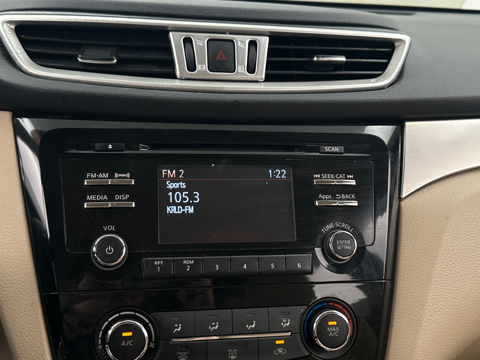 Thumbnail: 2016 Nissan Rogue - 4