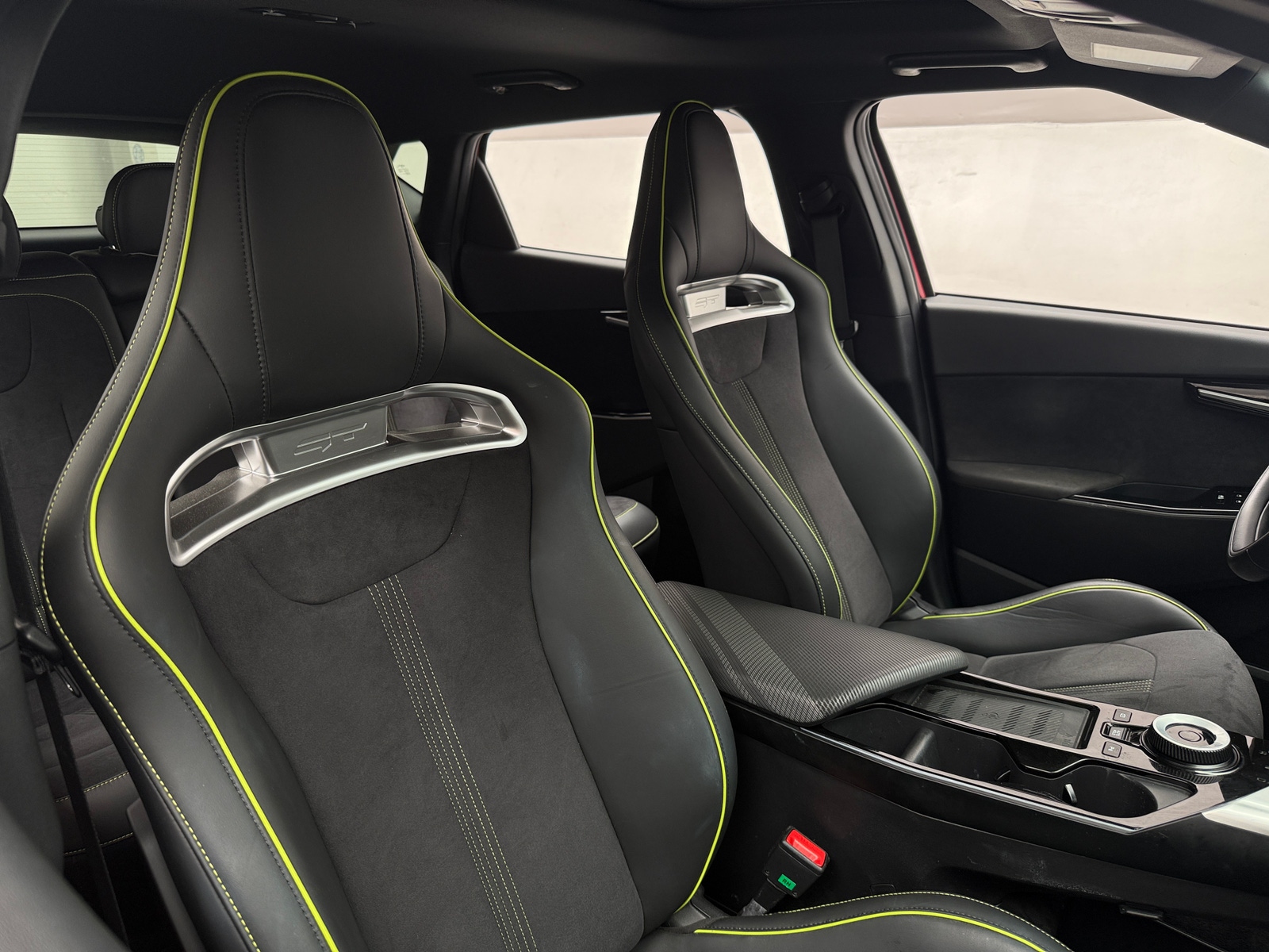 Thumbnail: 2023 Kia EV6 - 2