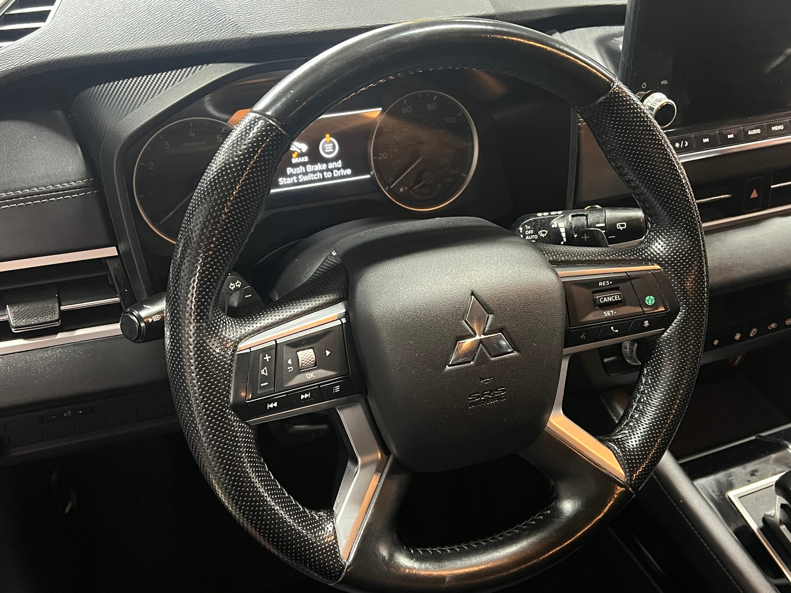 Thumbnail: 2024 Mitsubishi Outlander - 4
