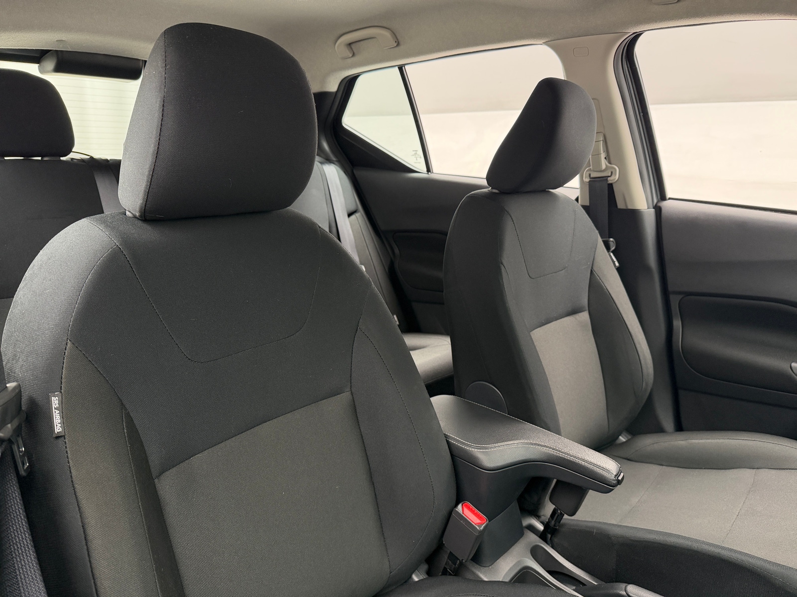 Thumbnail: 2025 Nissan Kicks - 2