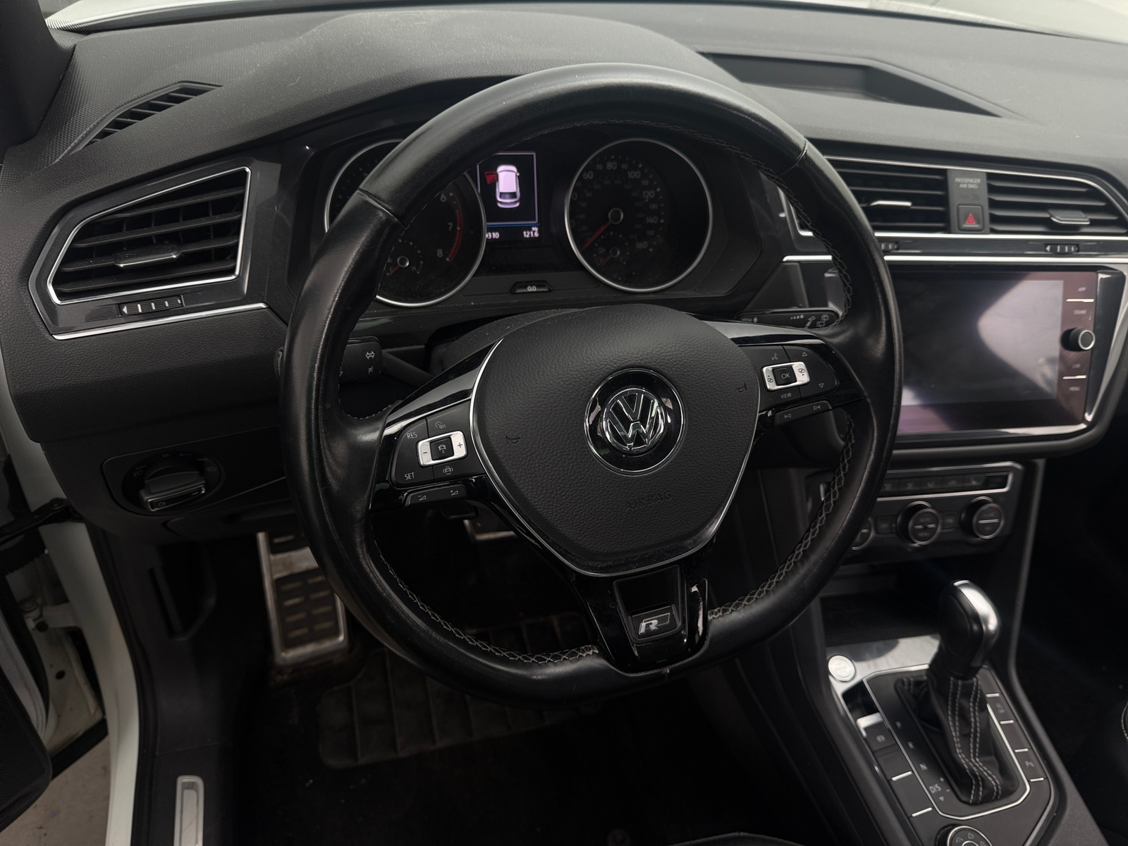 Thumbnail: 2021 Volkswagen Tiguan - 4