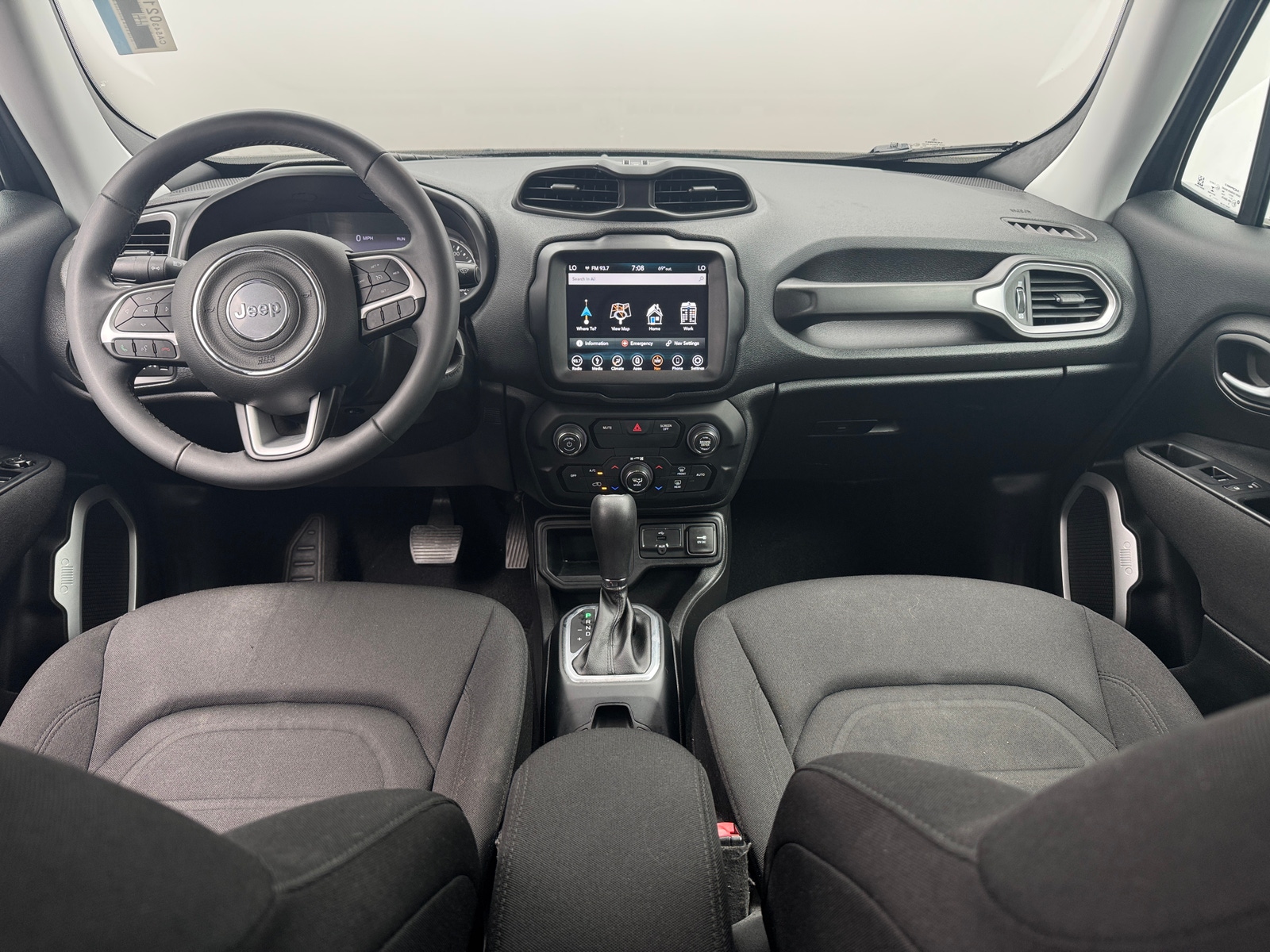 Thumbnail: 2018 Jeep Renegade - 3