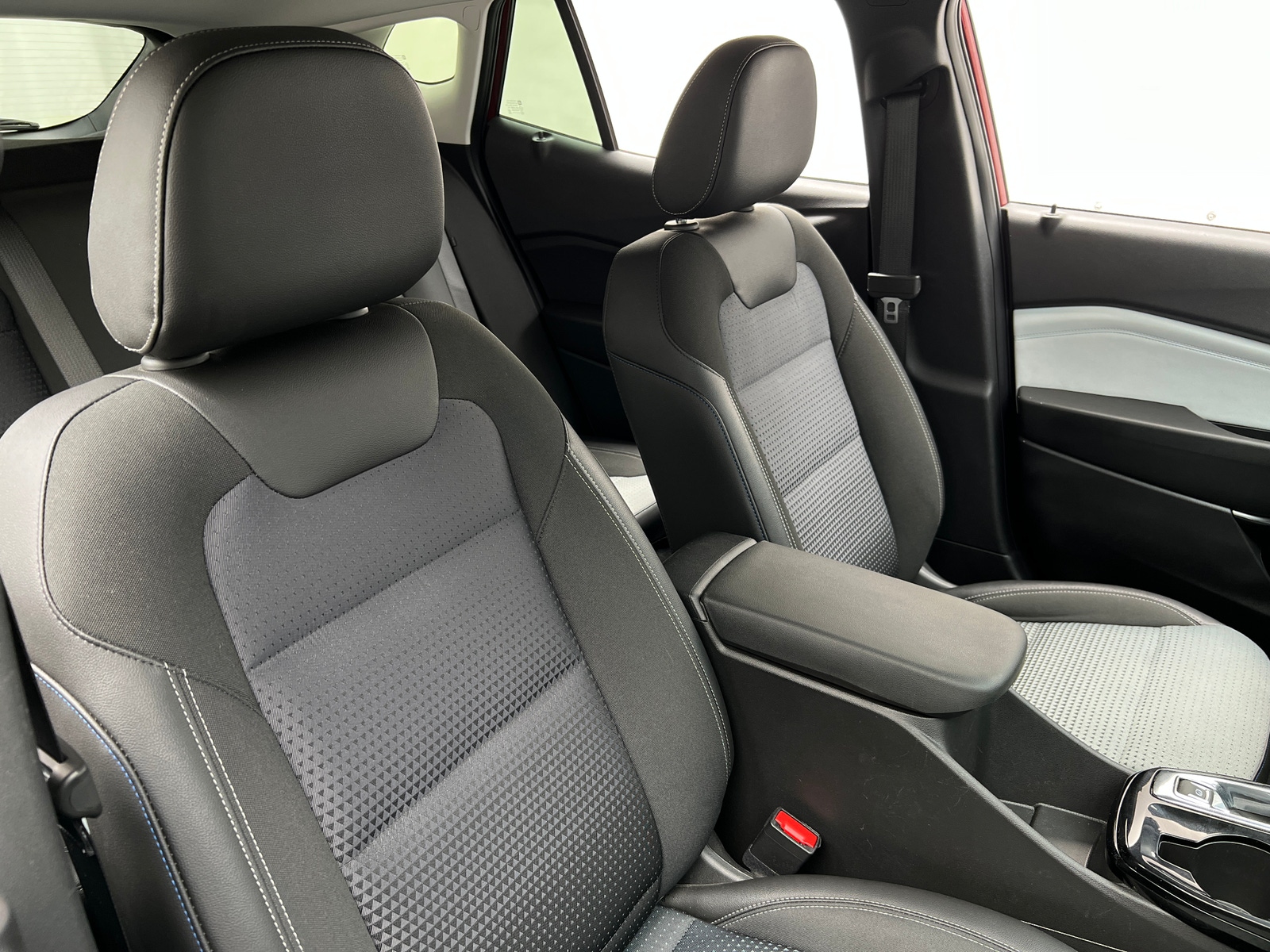 Thumbnail: 2025 Chevrolet Trax - 2