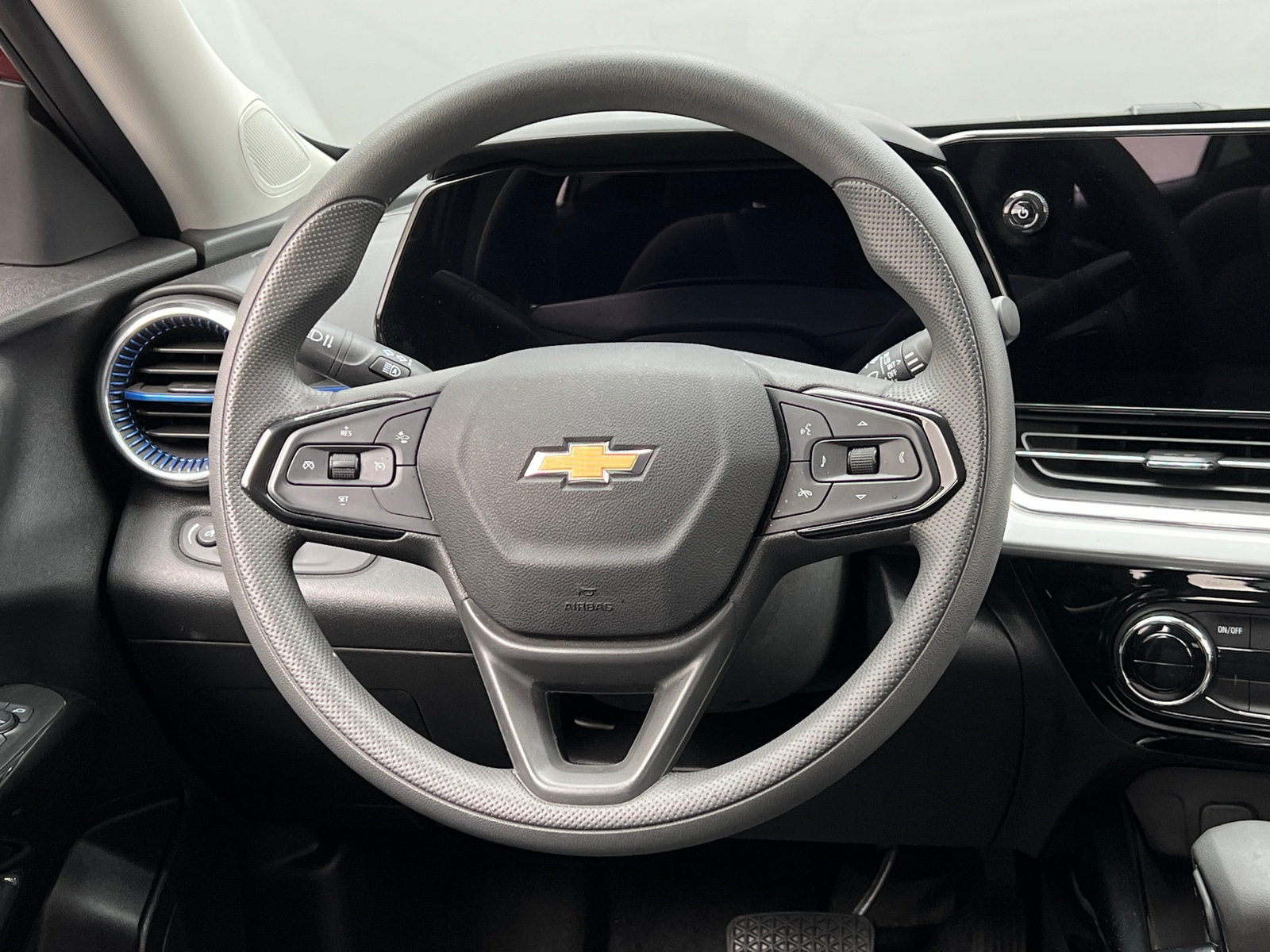 Thumbnail: 2025 Chevrolet Trax - 5