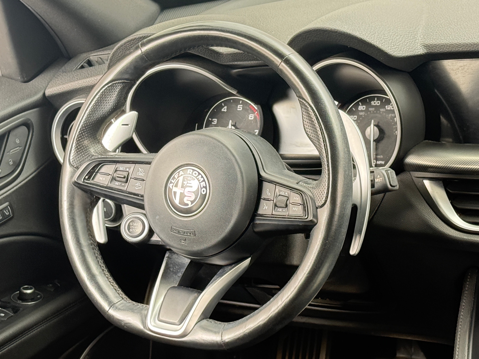 Thumbnail: 2020 Alfa Romeo Stelvio - 4