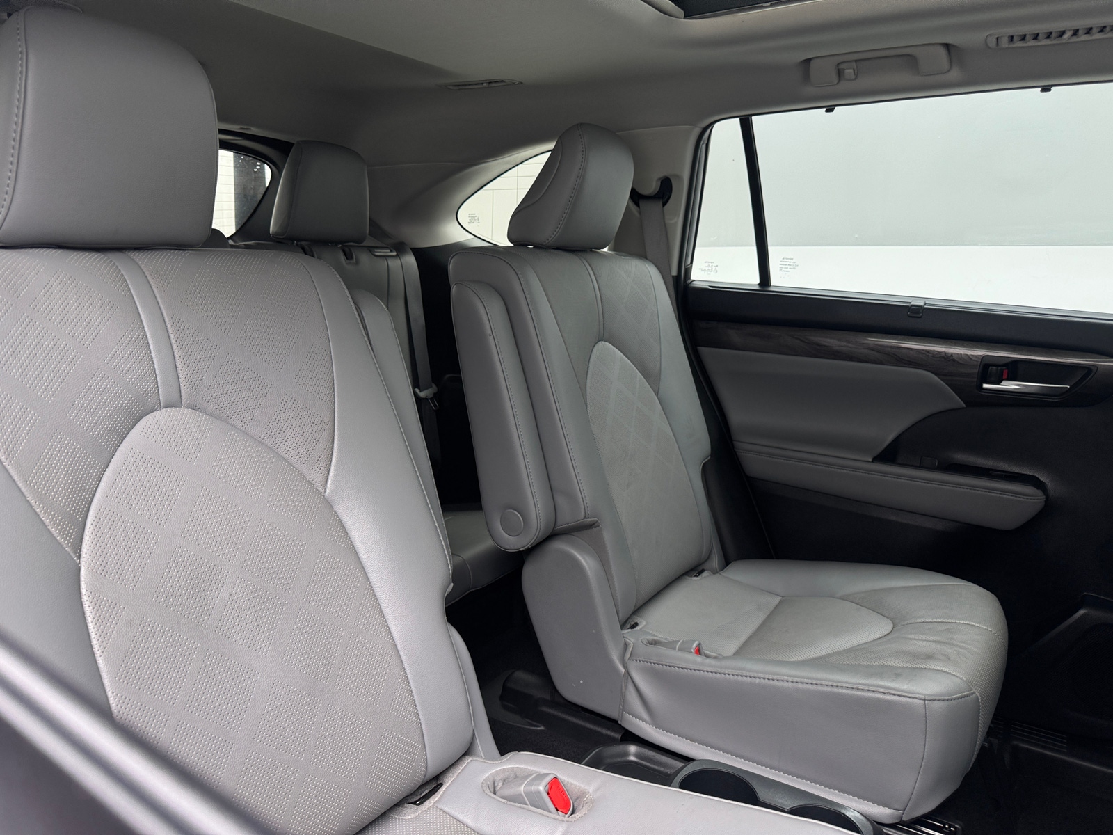 Thumbnail: 2022 Toyota Highlander - 5