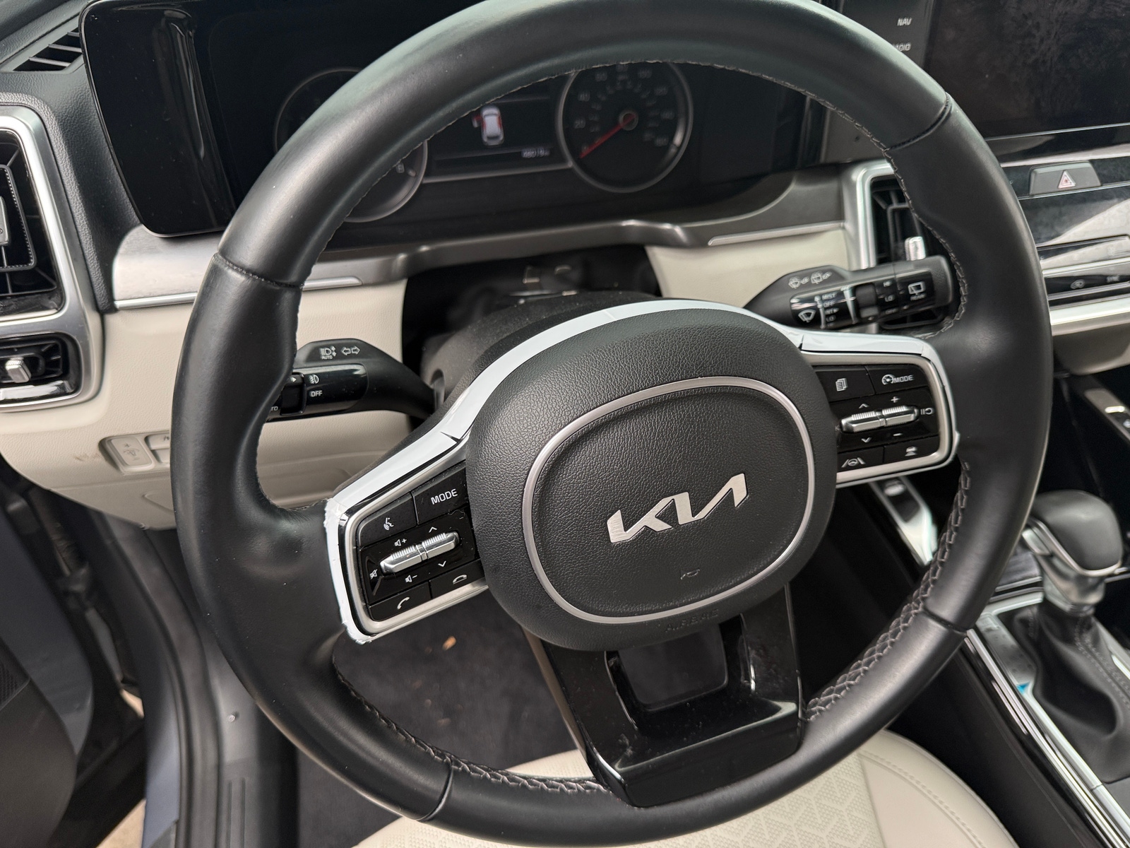 Thumbnail: 2022 Kia Sorento - 4