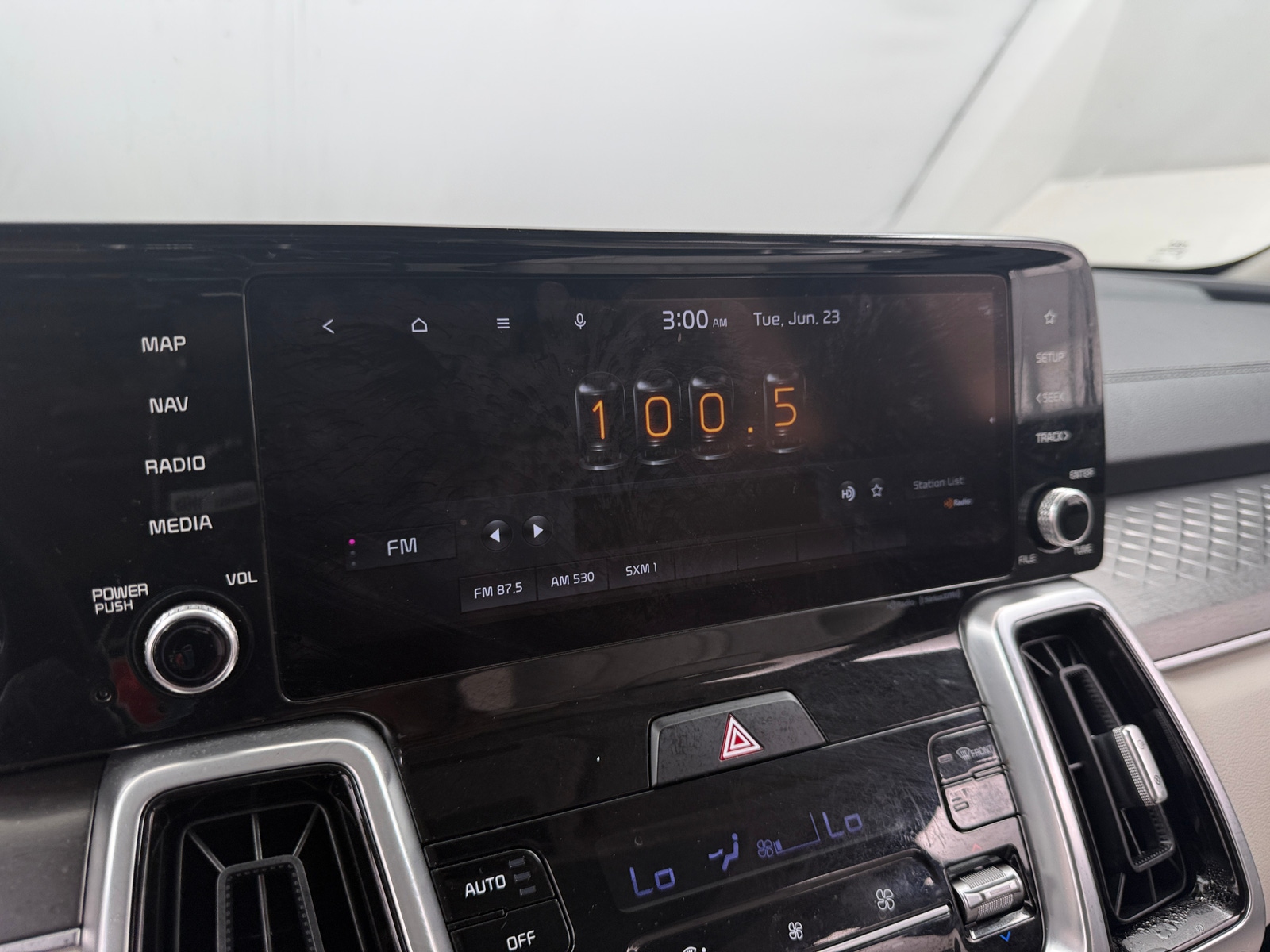 Thumbnail: 2022 Kia Sorento - 3