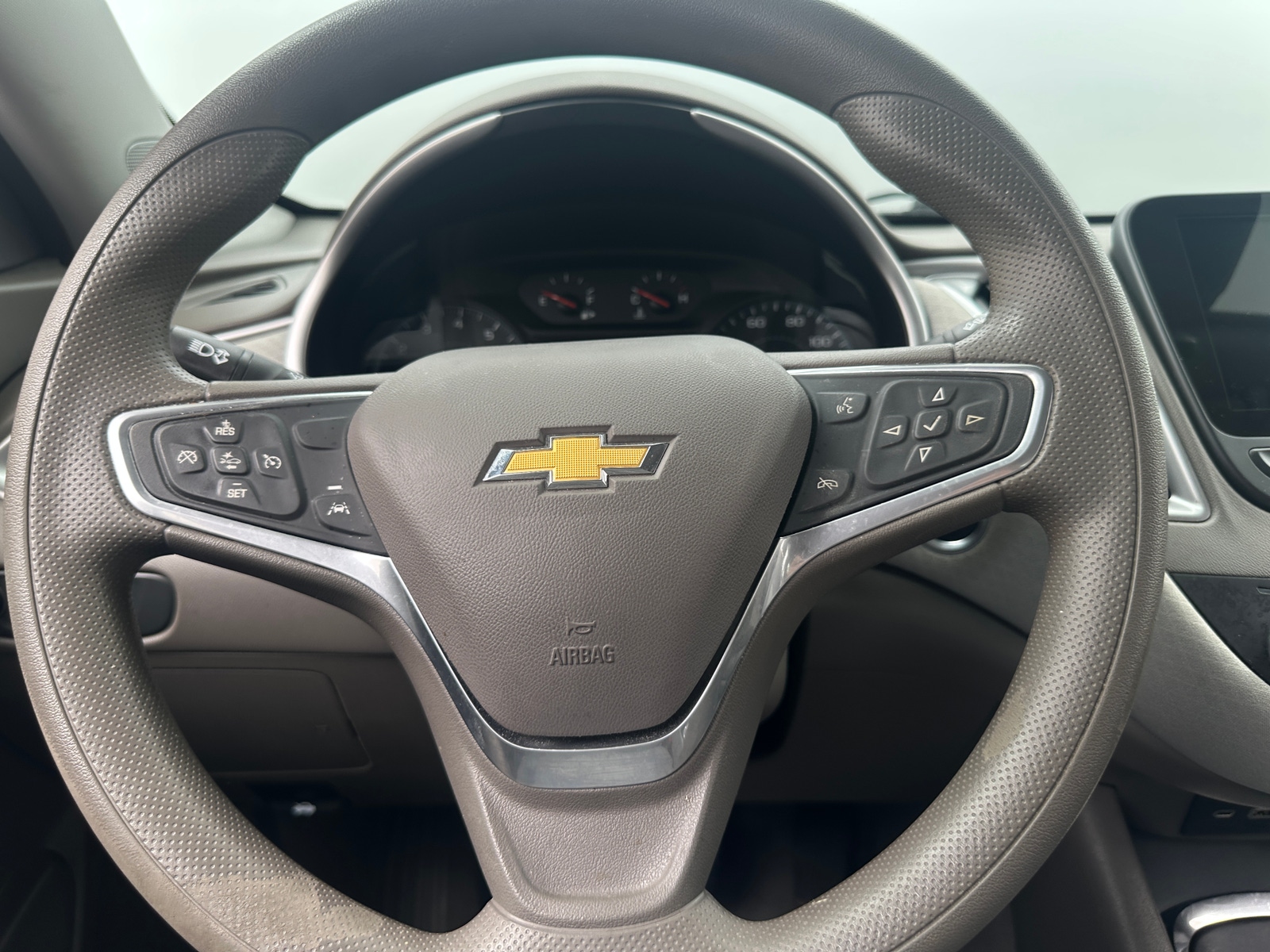 Thumbnail: 2022 Chevrolet Malibu - 5