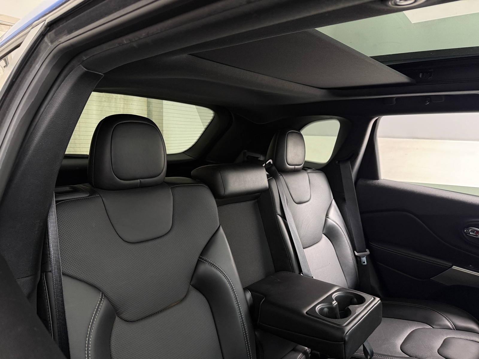 Thumbnail: 2021 Jeep Cherokee - 5
