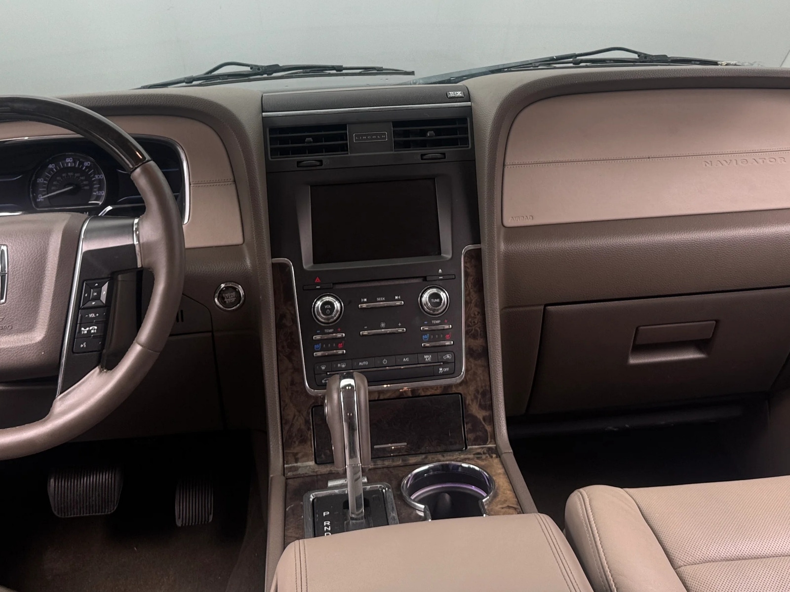 Thumbnail: 2015 Lincoln Navigator - 2