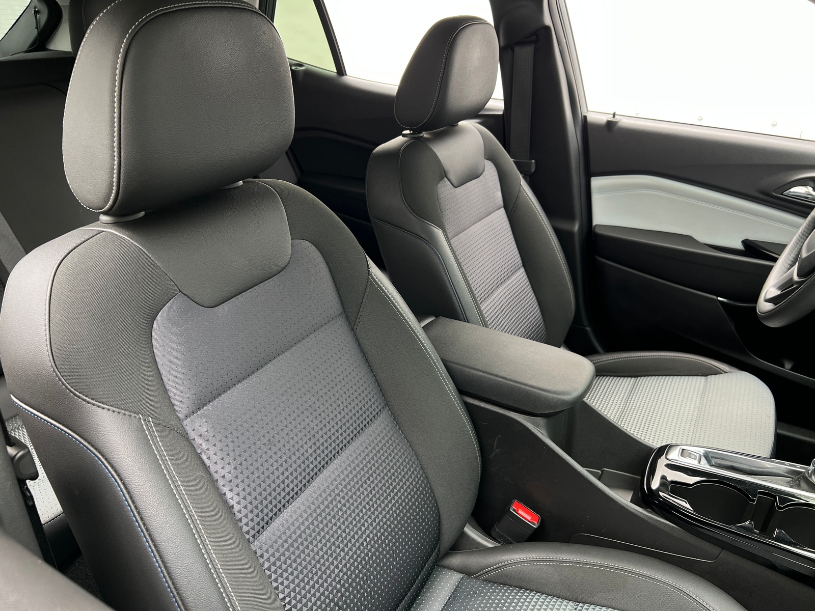 Thumbnail: 2025 Chevrolet Trax - 2